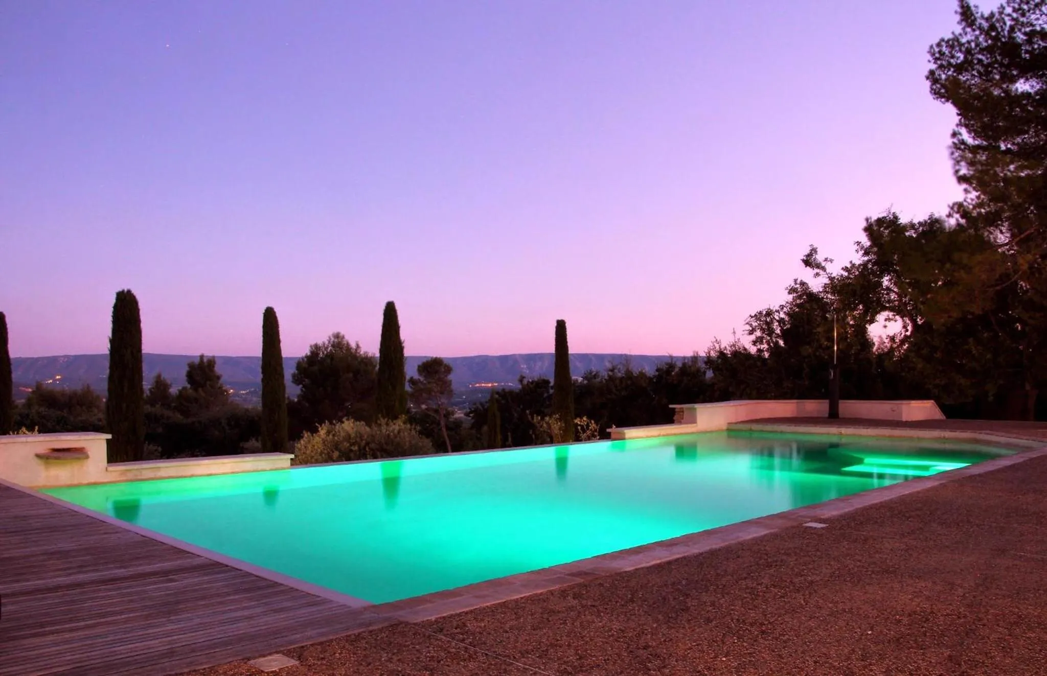 Spring in Le Jas de Joucas Hôtel-Restaurant