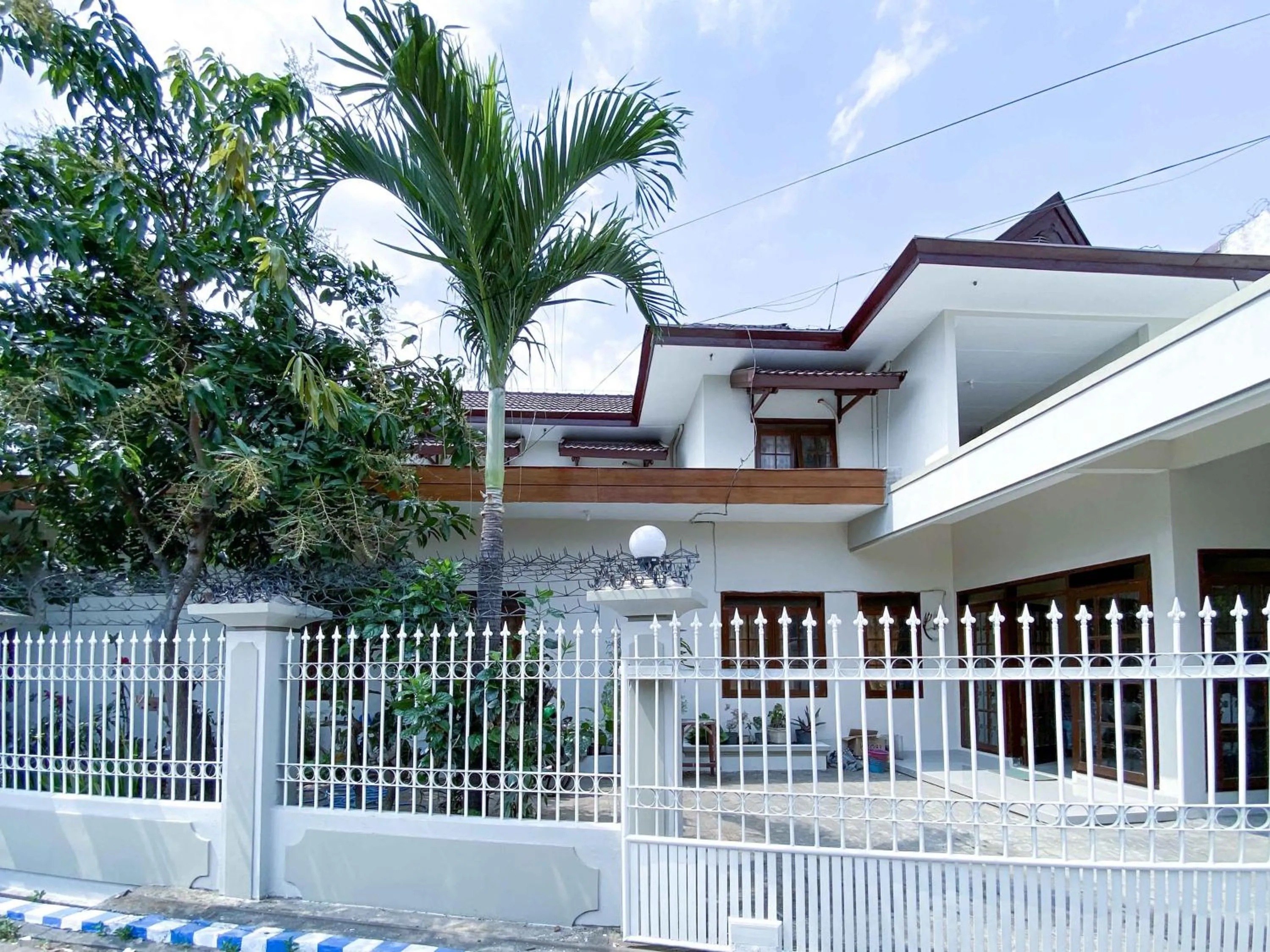 RedDoorz At Simpang Borobudur