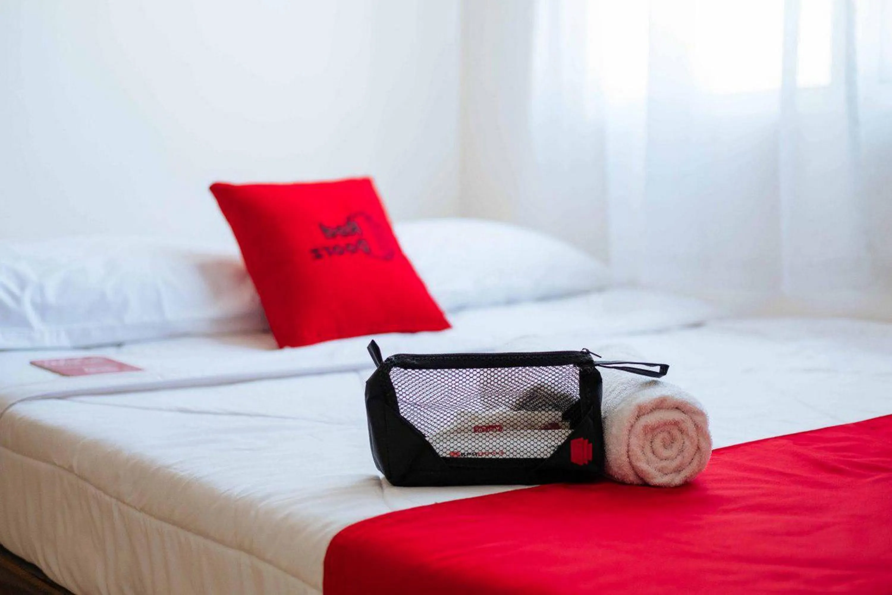 Bed in RedDoorz At Simpang Borobudur