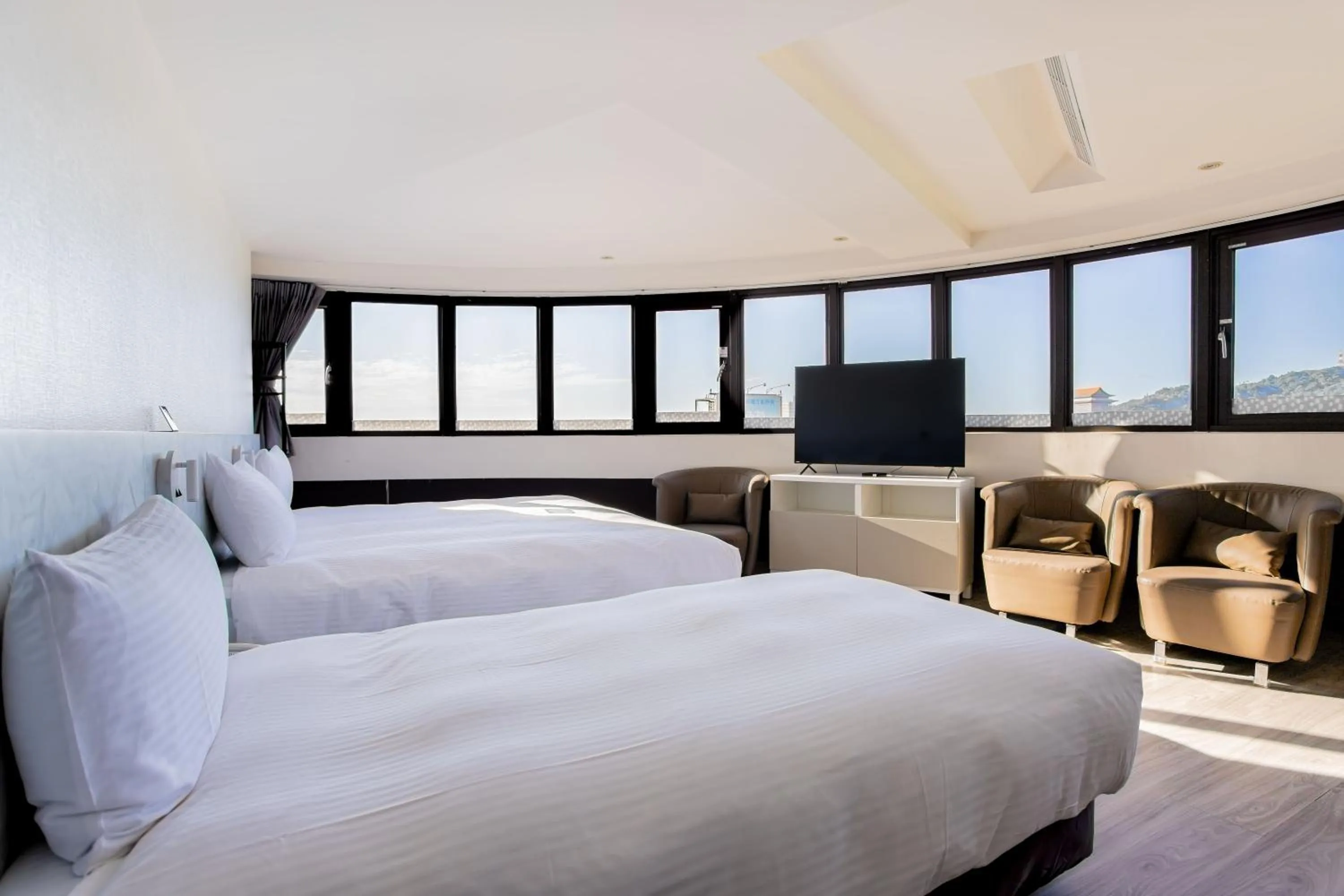 Photo of the whole room, Bed in Hub Hotel - Songshan Airport Branch