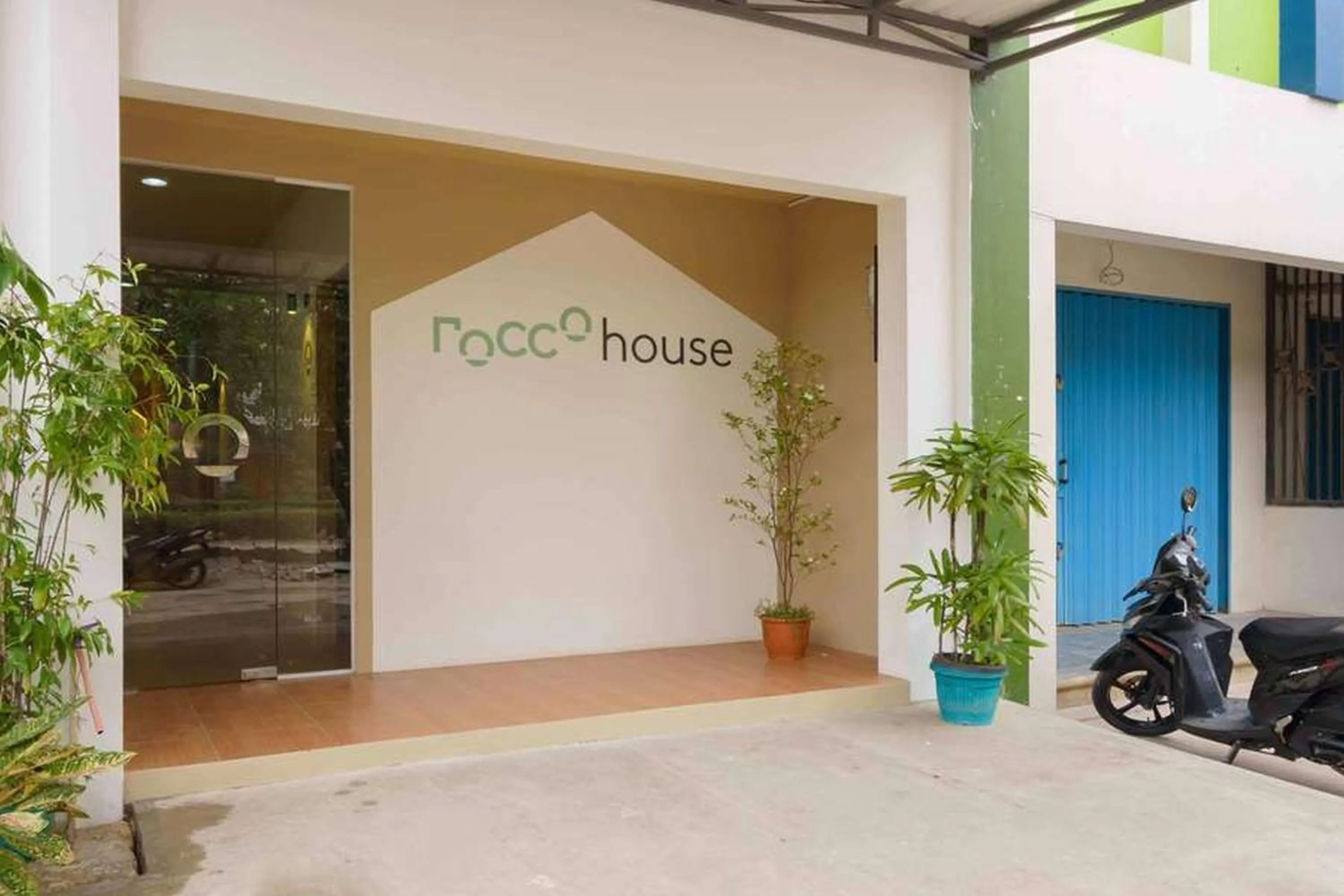 Facade/entrance in RedDoorz @ Taman Royal Tangerang