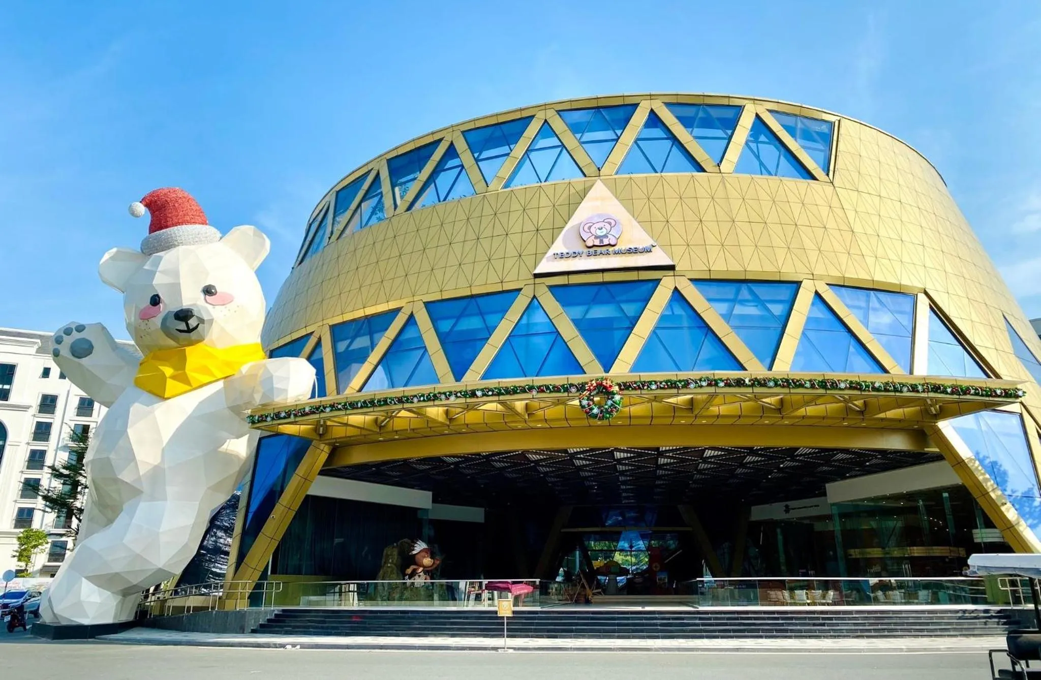 Shopping Area in Vinholidays Fiesta Phu Quoc