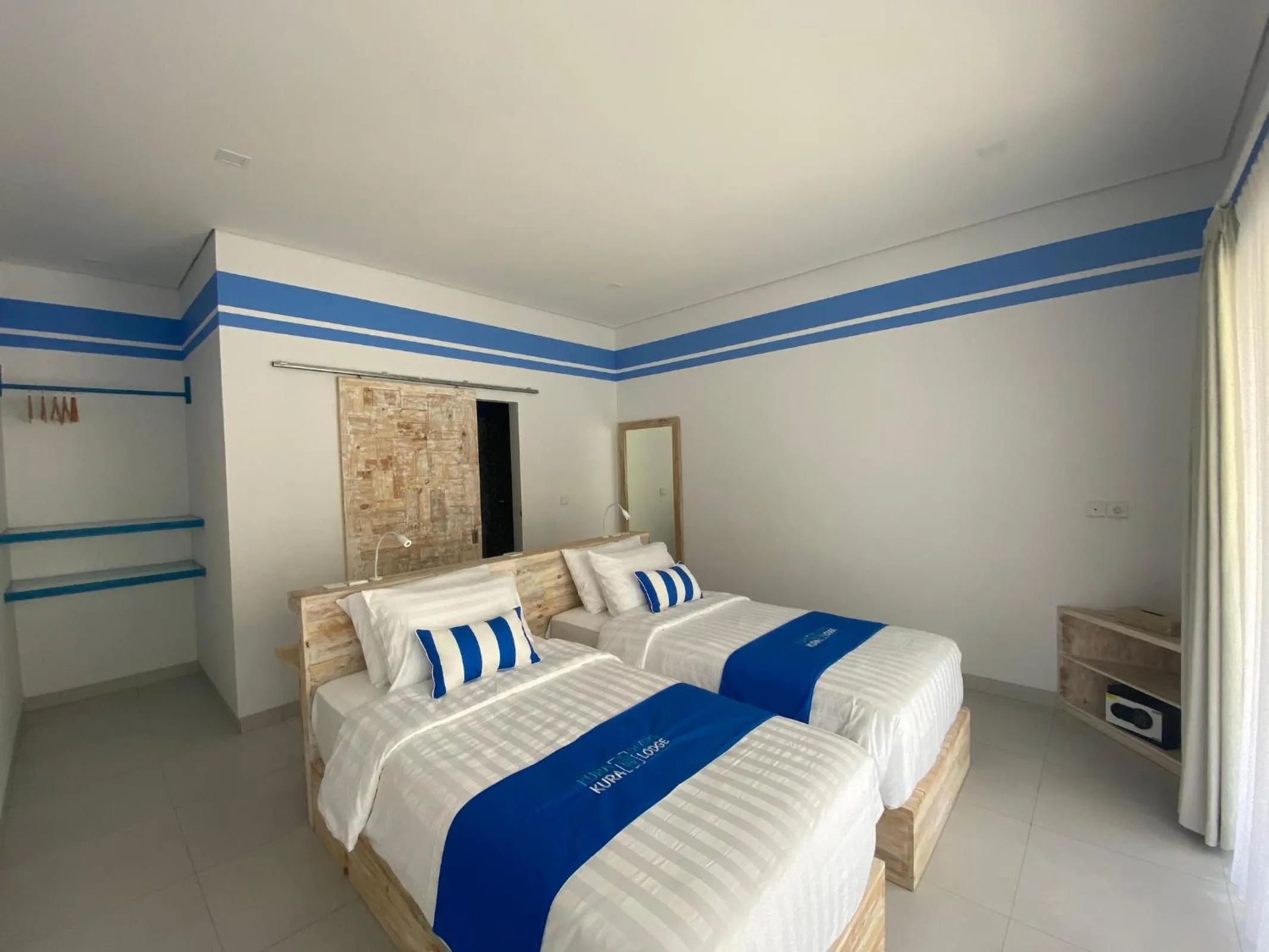 Photo of the whole room, Bed in Kura Kura Divers Lodge