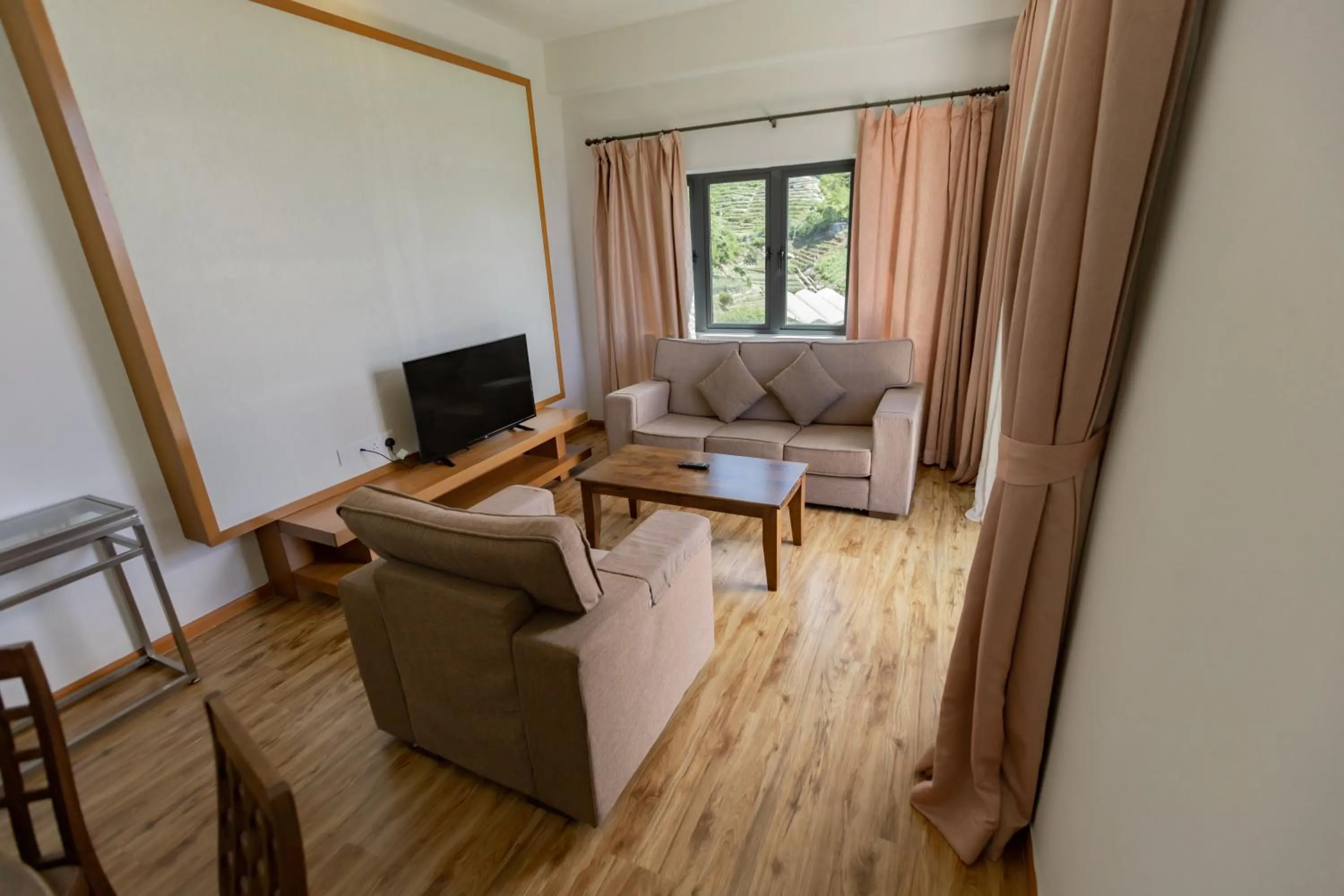 TV and multimedia in Hills Aranda Nova Hotel