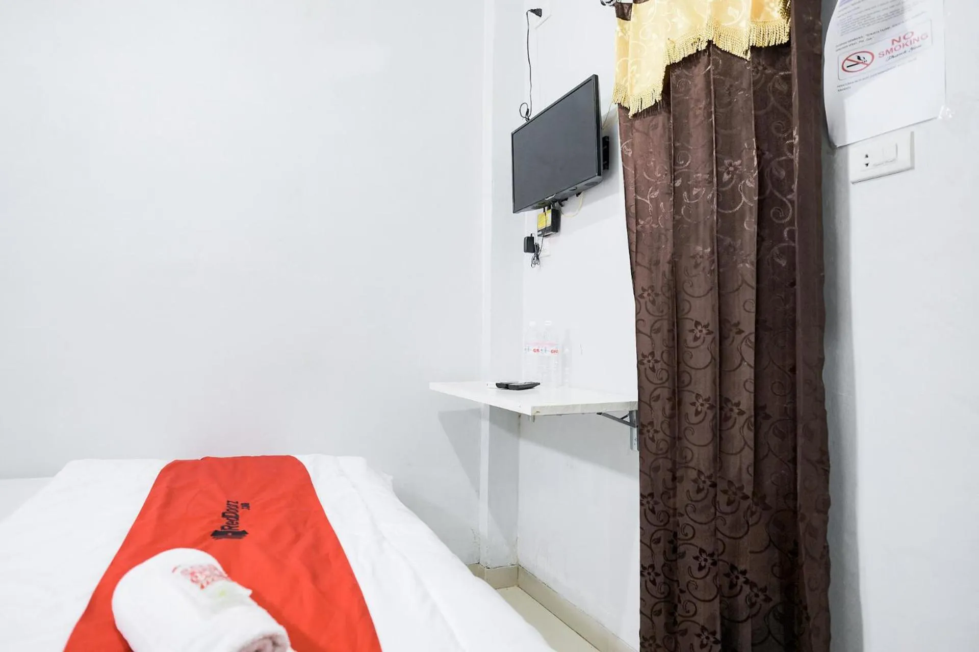 Bed in RedDoorz near Jalan Perintis Kemerdekaan Lampung