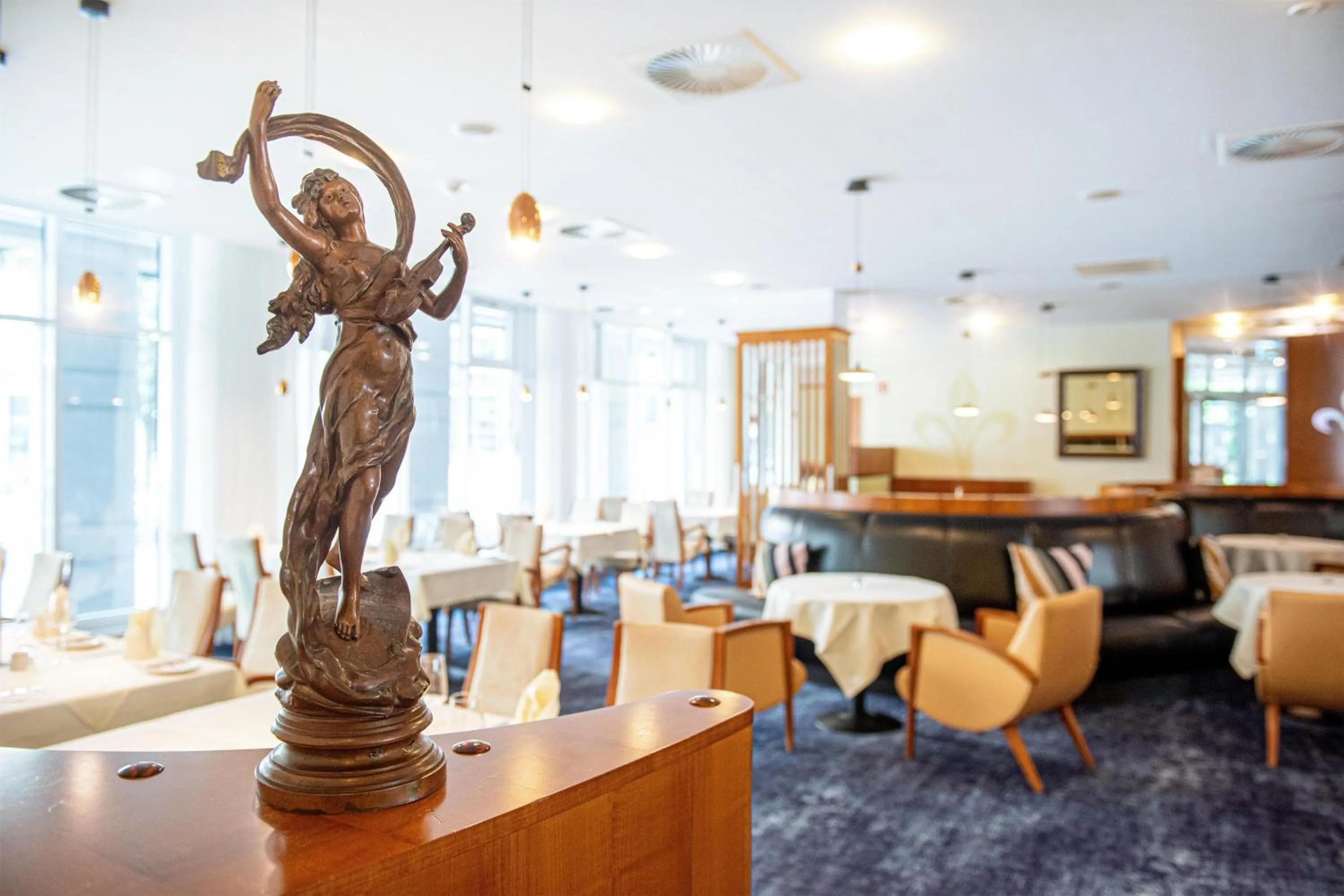 Restaurant/places to eat in Dorint Charlottenhof Halle (Saale)