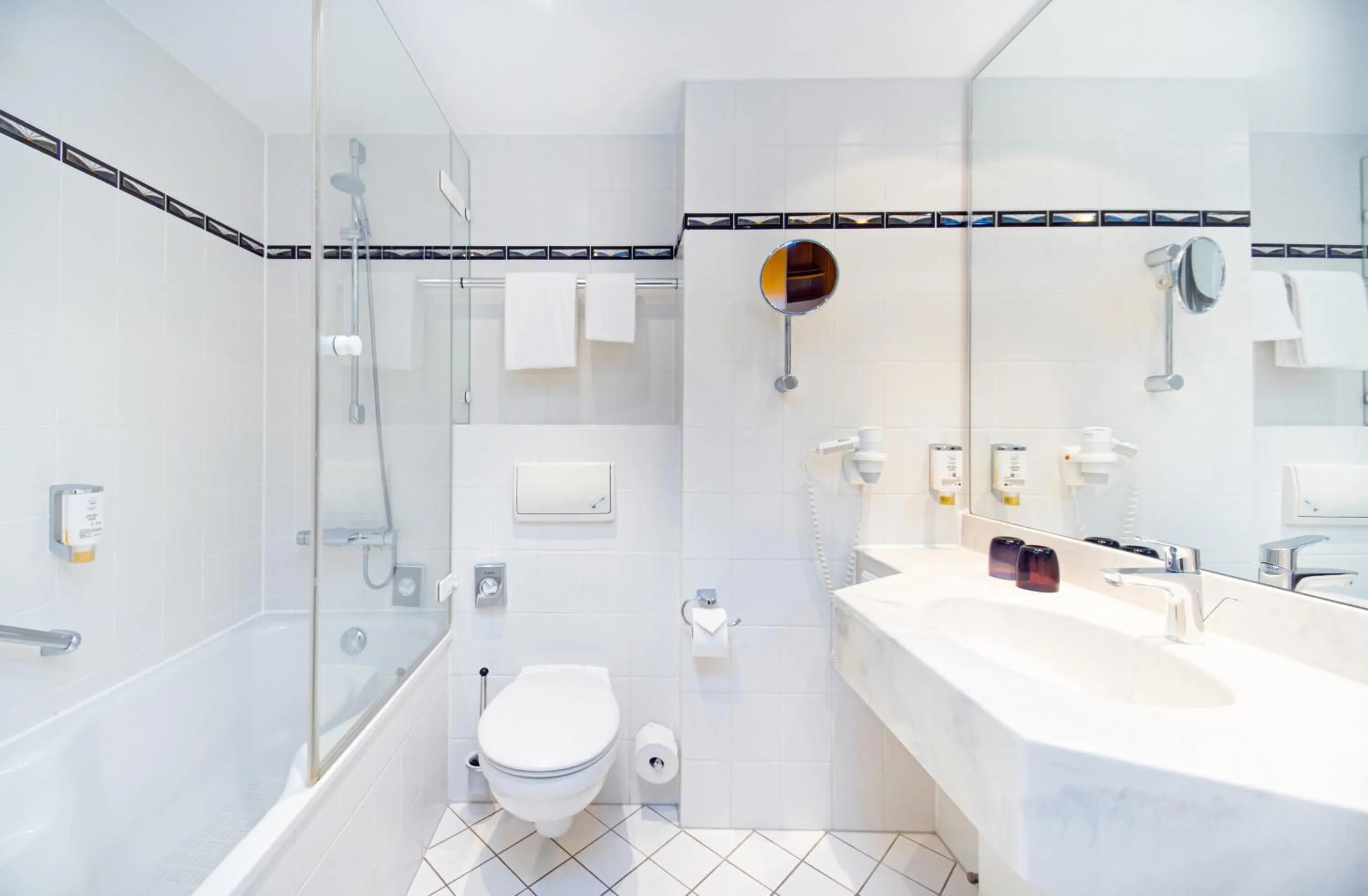 Shower in Dorint Charlottenhof Halle (Saale)