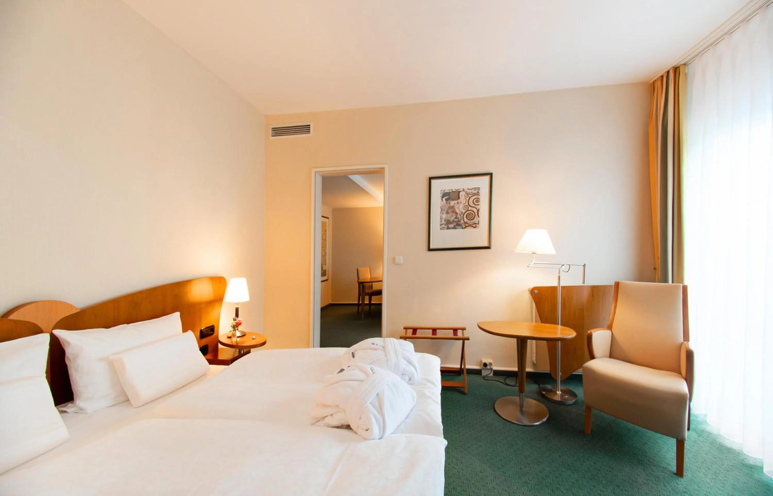 Photo of the whole room, Bed in Dorint Charlottenhof Halle (Saale)