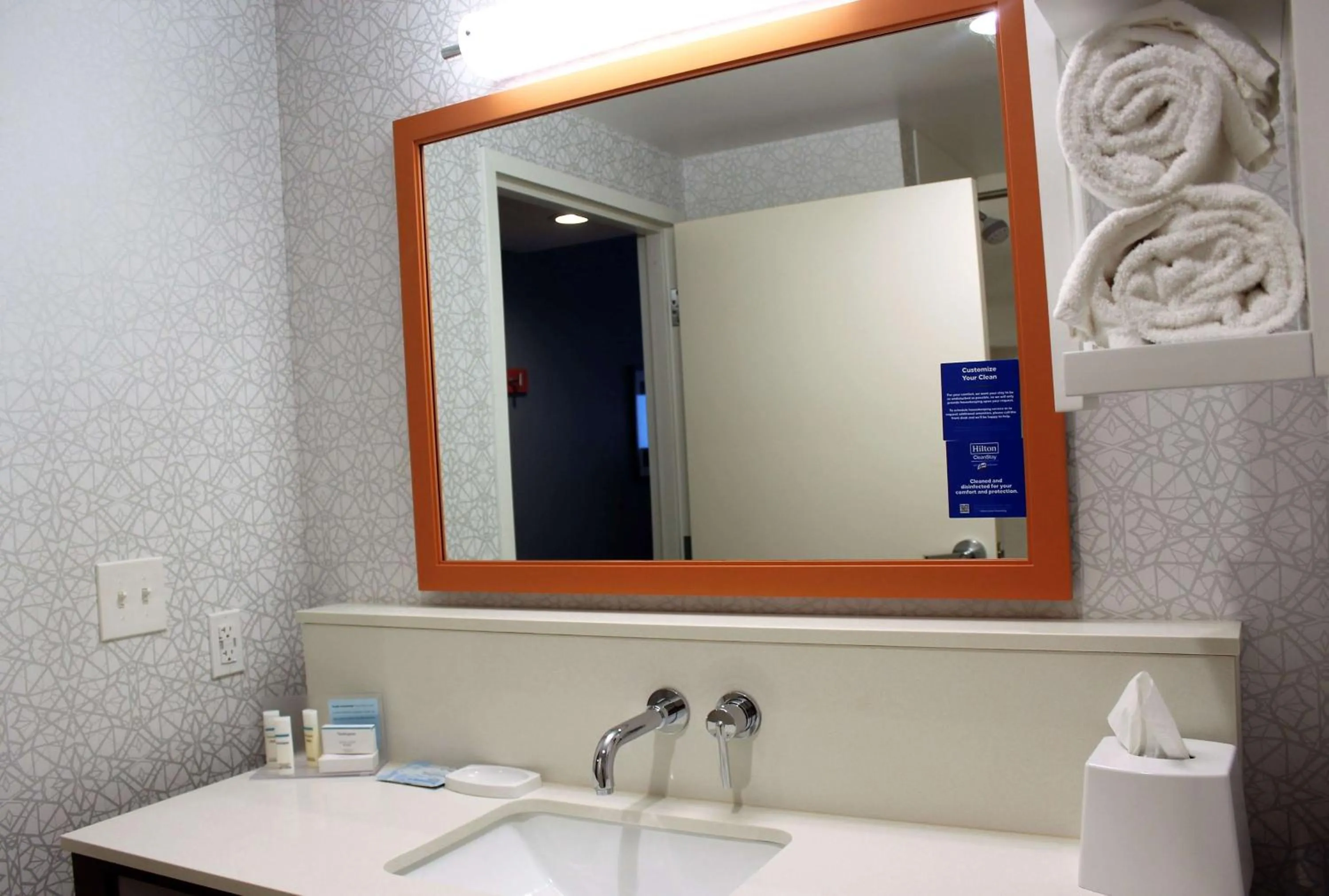 Bathroom in Hampton Inn Lexington