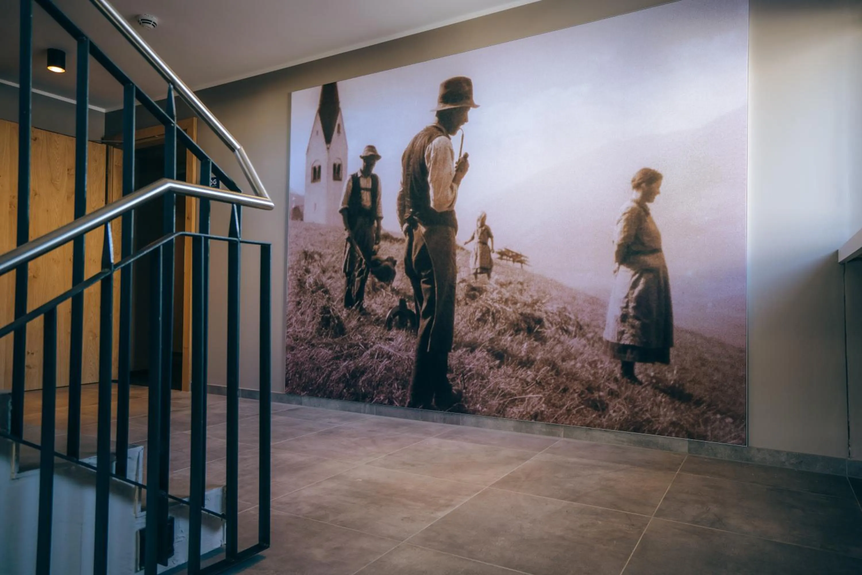 Decorative detail in Mountainview Apartments