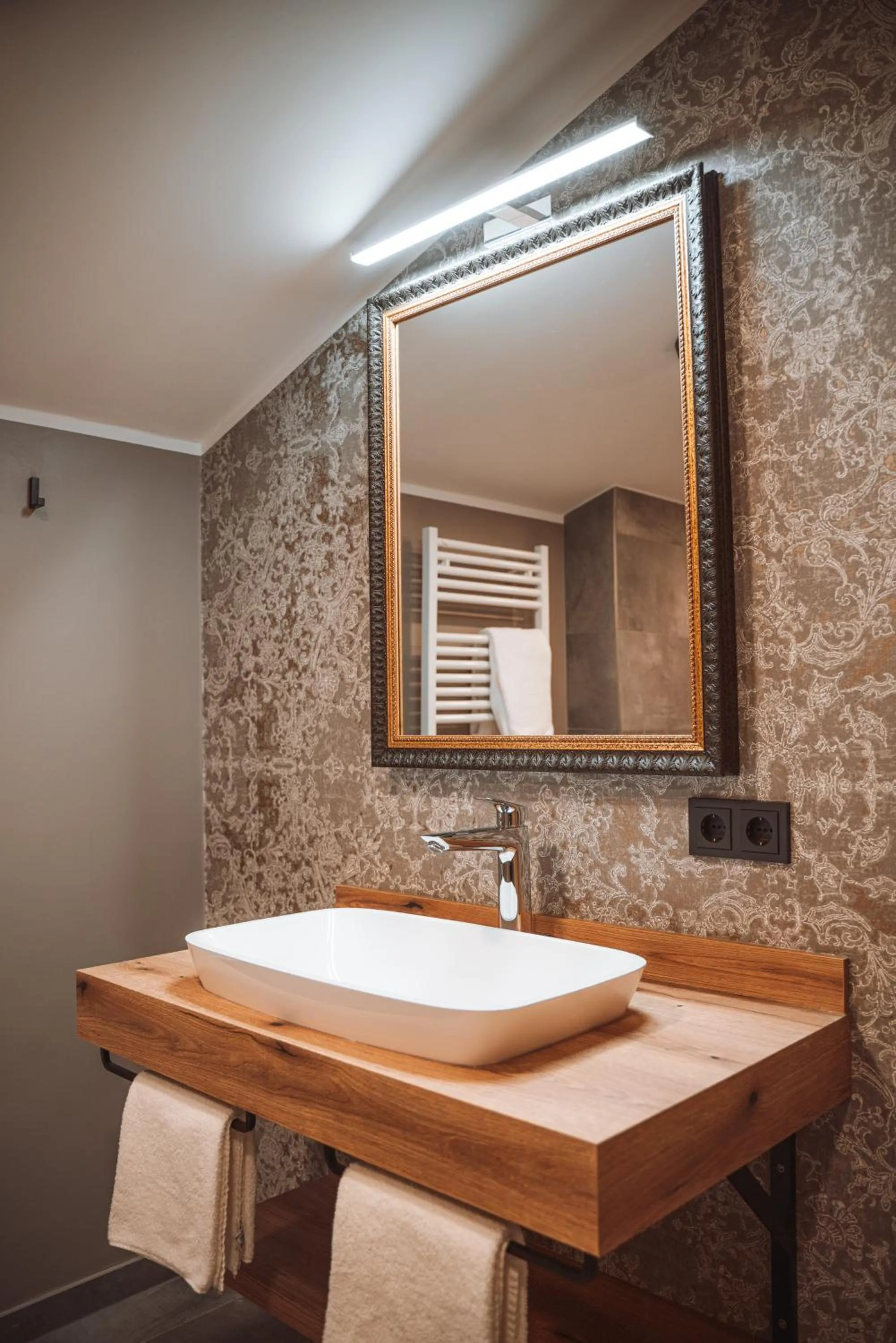 Bathroom in Mountainview Apartments