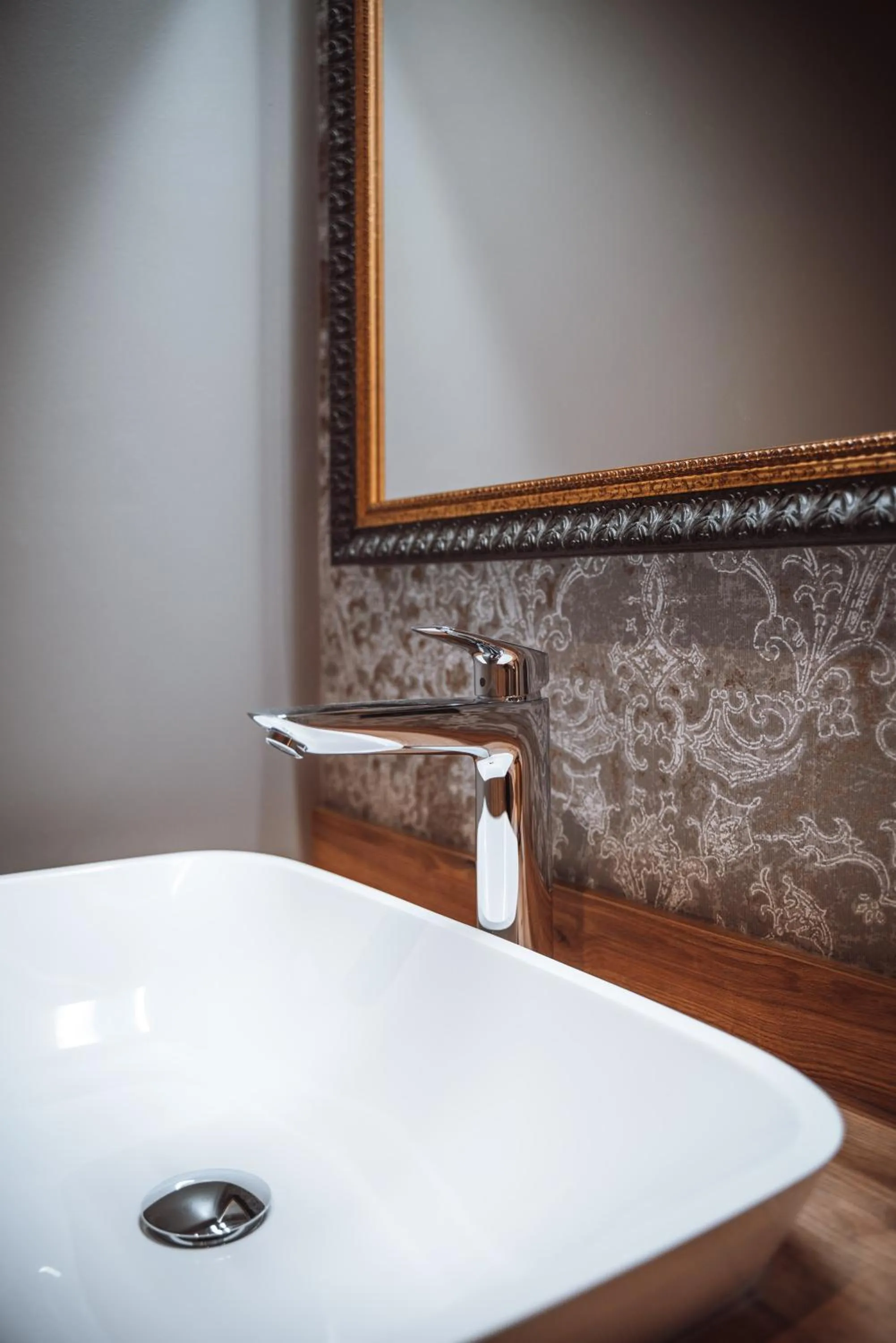 Bathroom in Mountainview Apartments