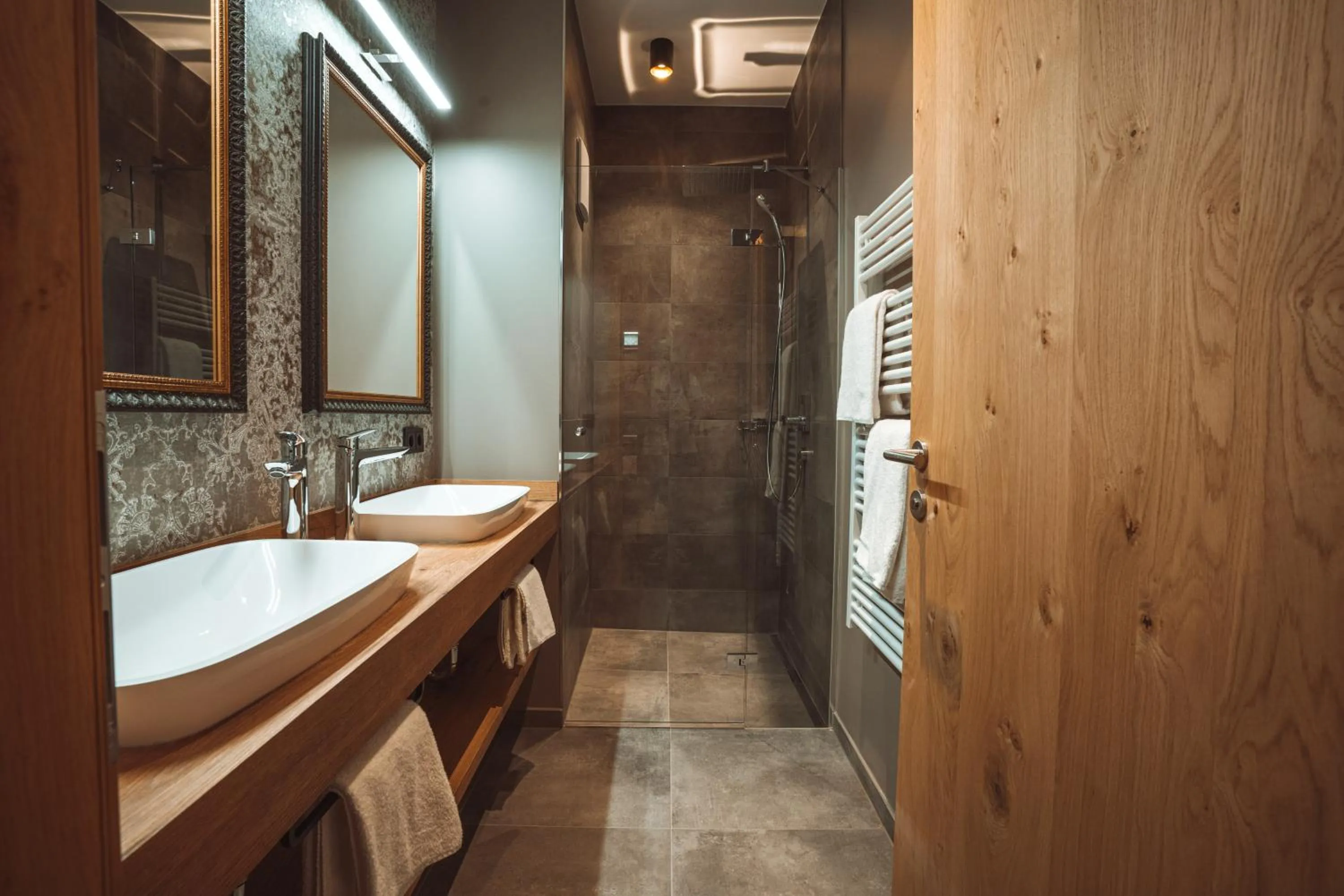 Bathroom in Mountainview Apartments