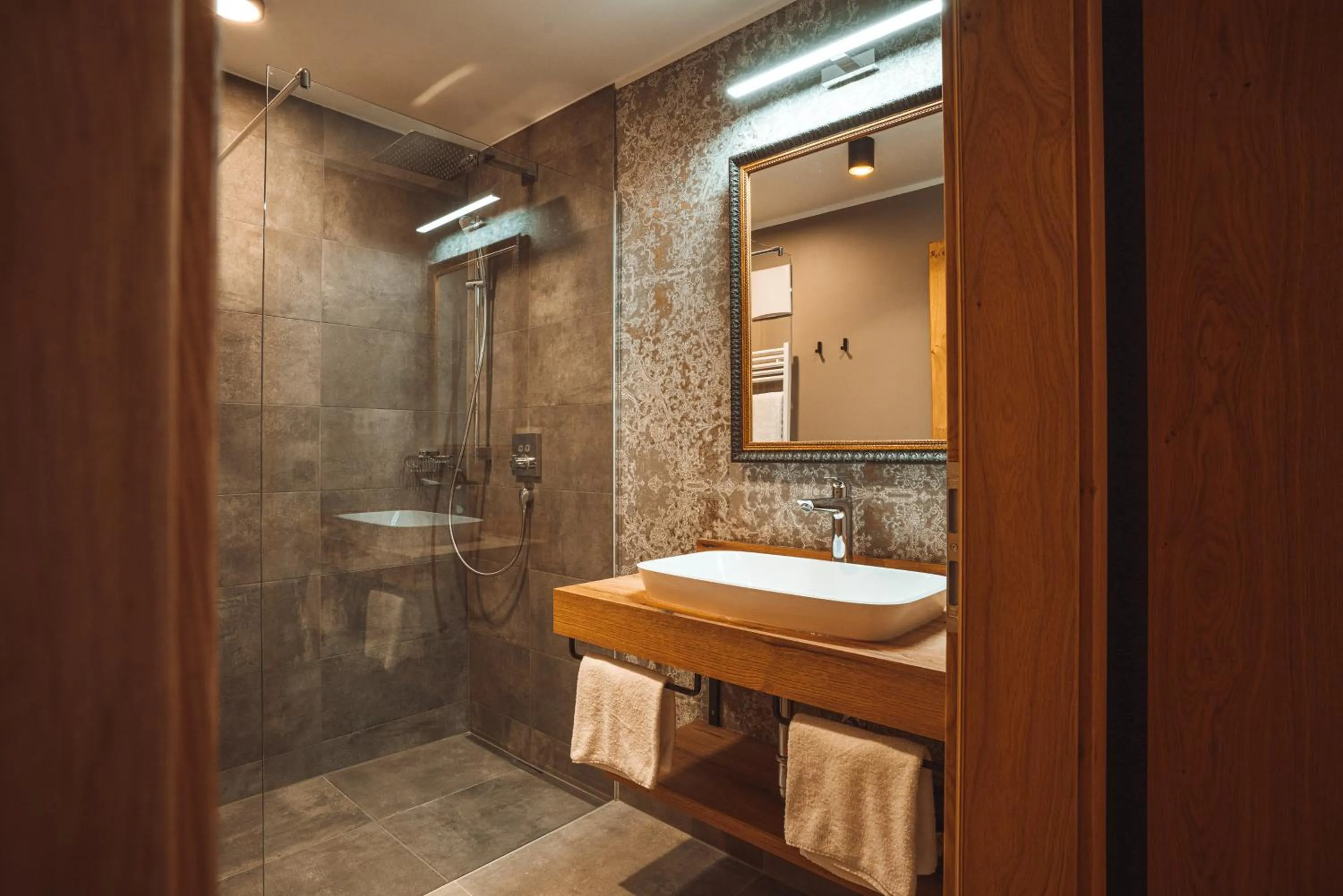 Bathroom in Mountainview Apartments