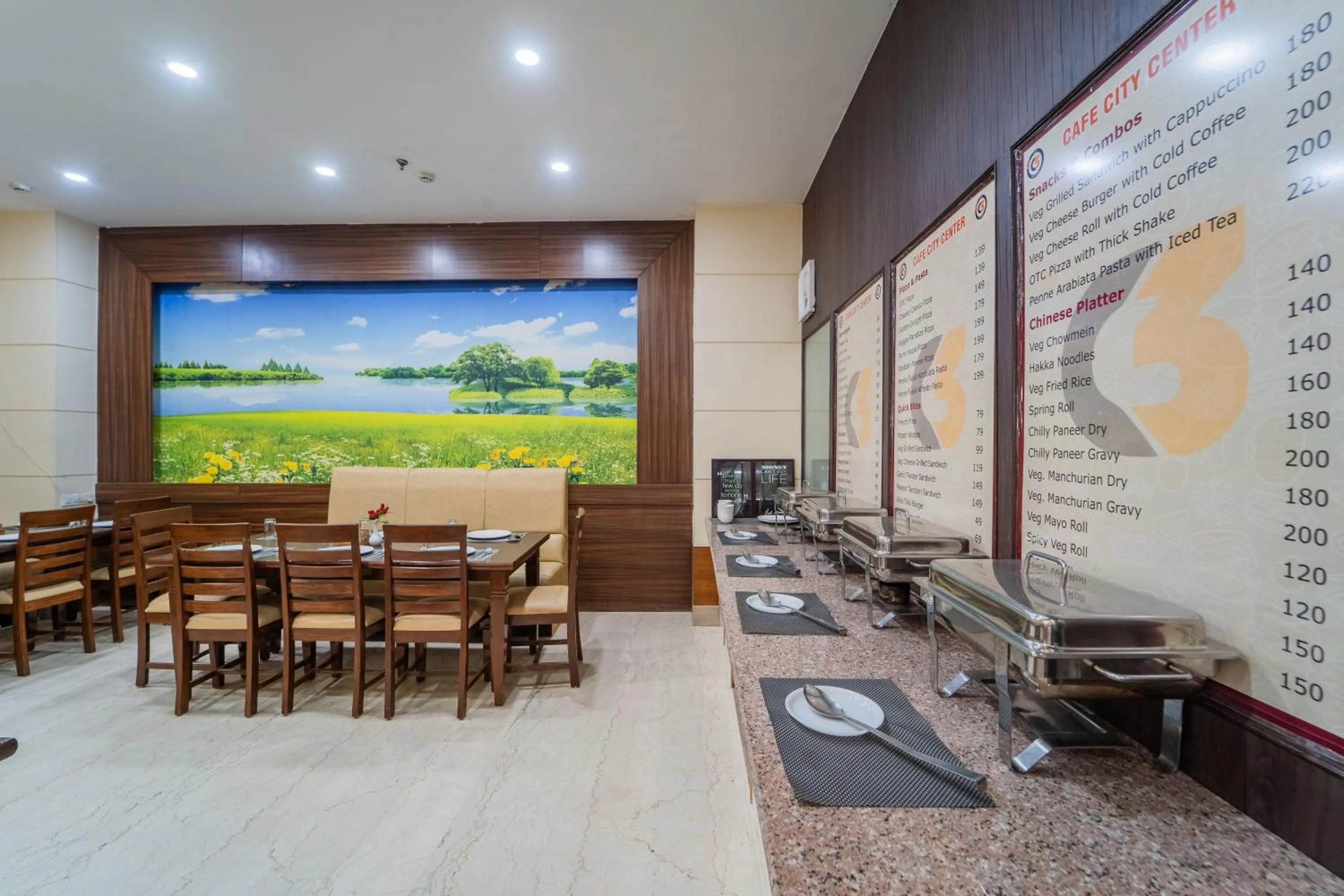 Restaurant/places to eat in Hotel City Square By KeyMagics