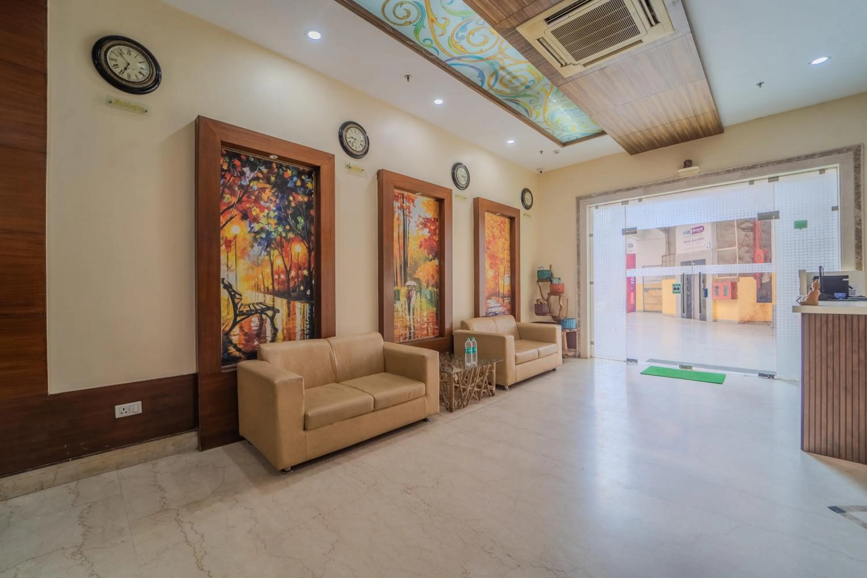 Lobby or reception in Hotel City Square By KeyMagics