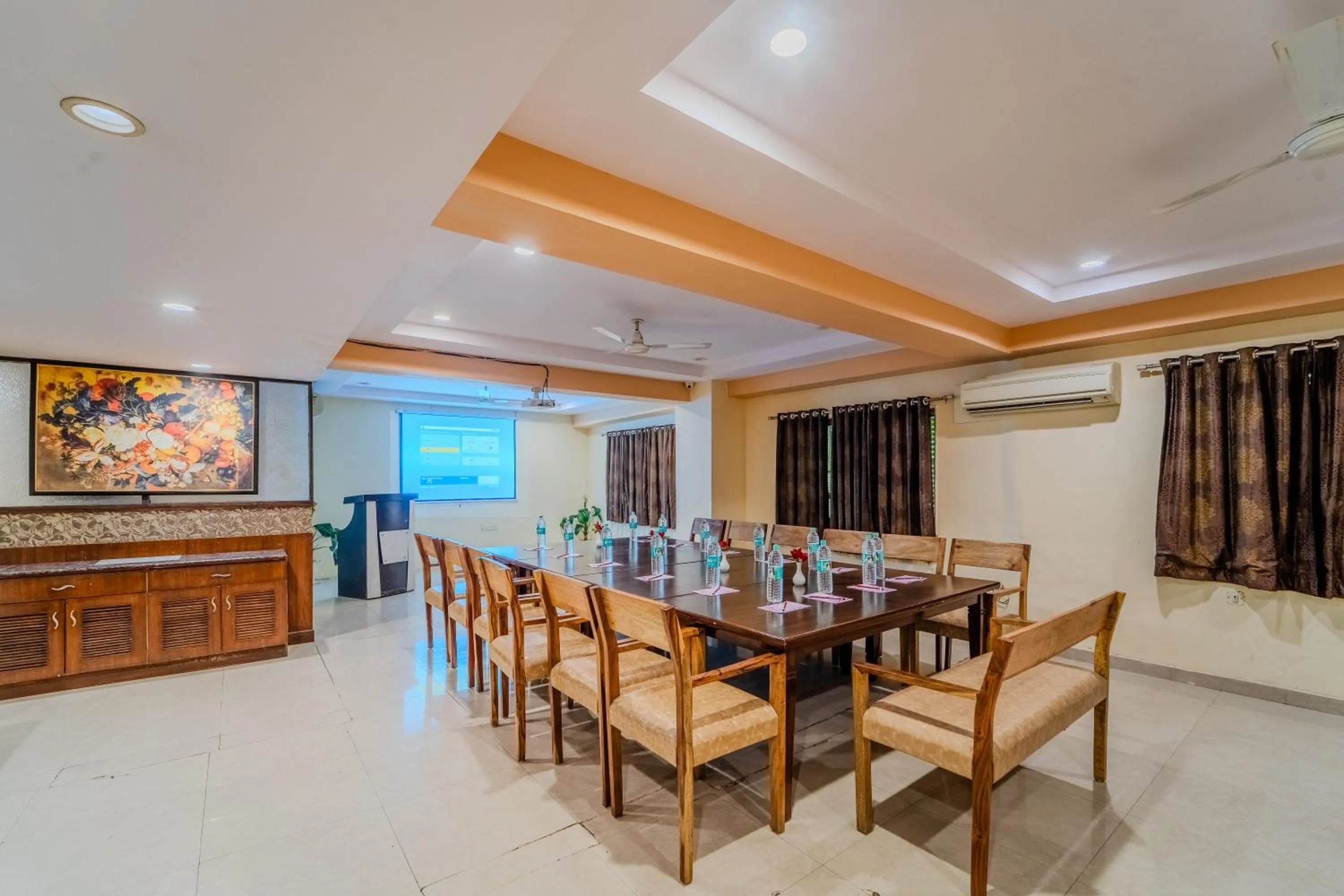 Meeting/conference room in Hotel City Square By KeyMagics