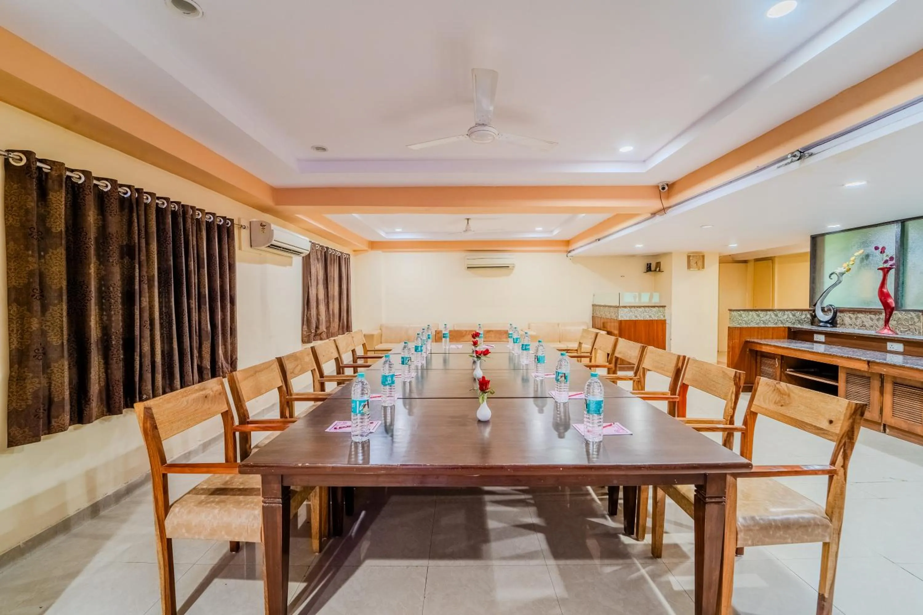 Meeting/conference room in Hotel City Square By KeyMagics