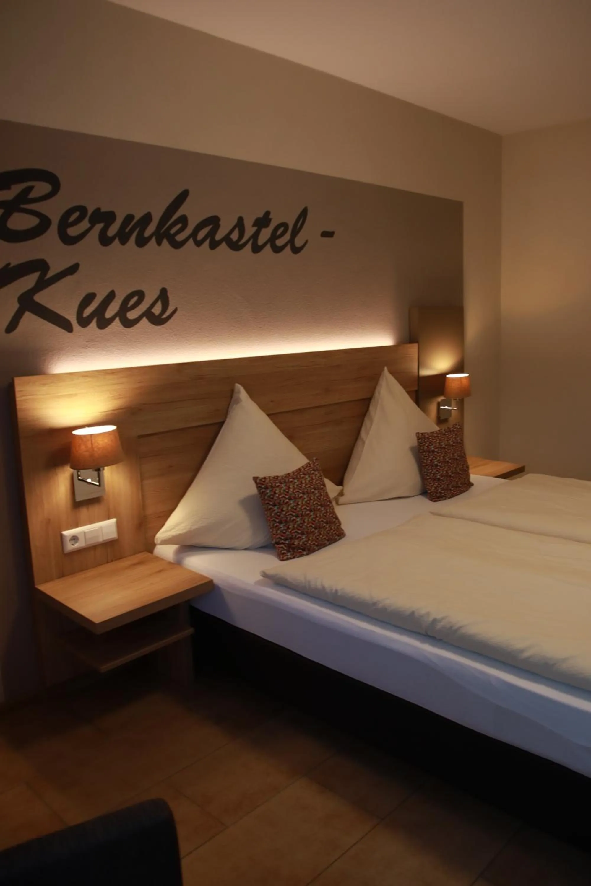 Photo of the whole room, Bed in Weinhaus Gräfen