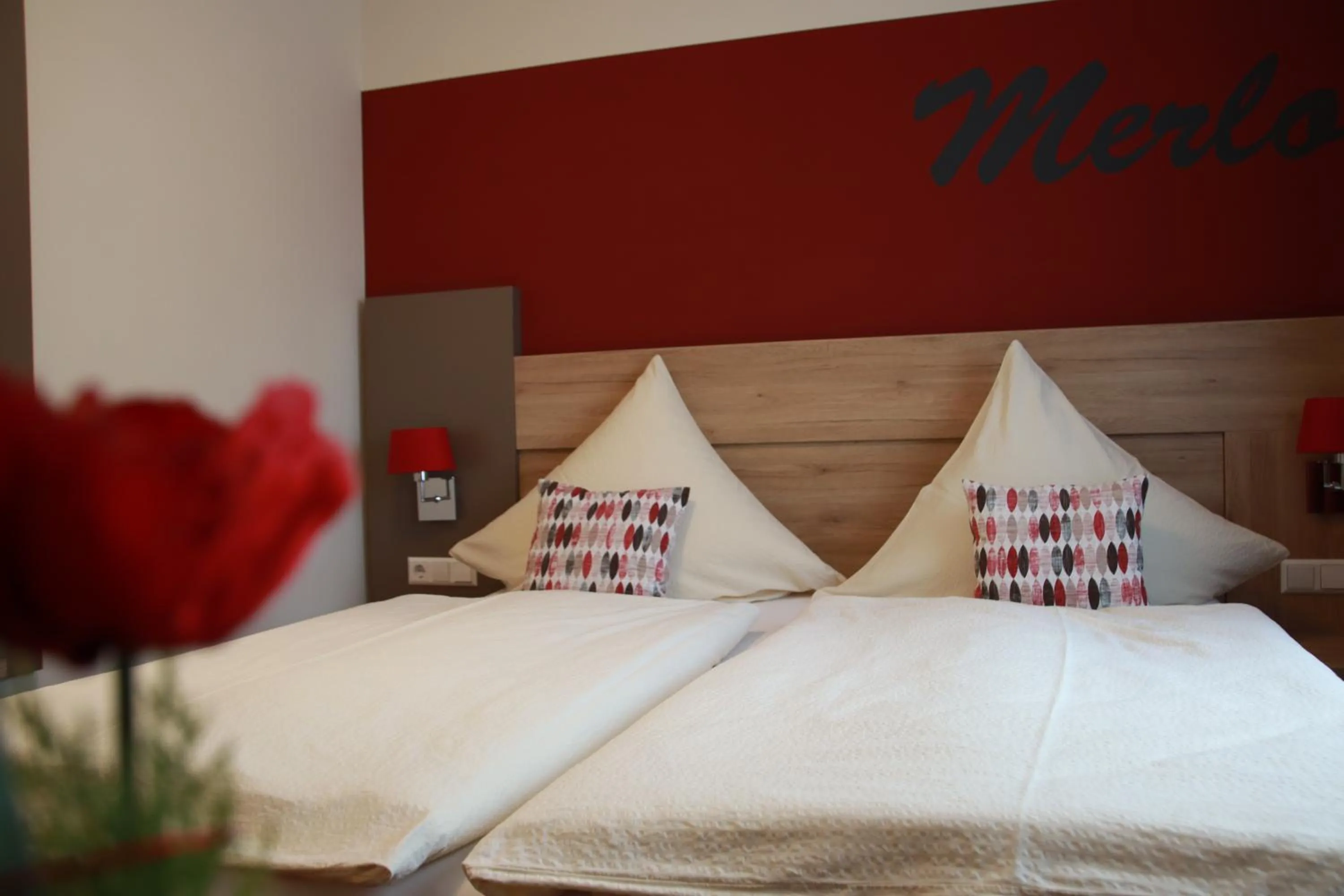 Photo of the whole room, Bed in Weinhaus Gräfen