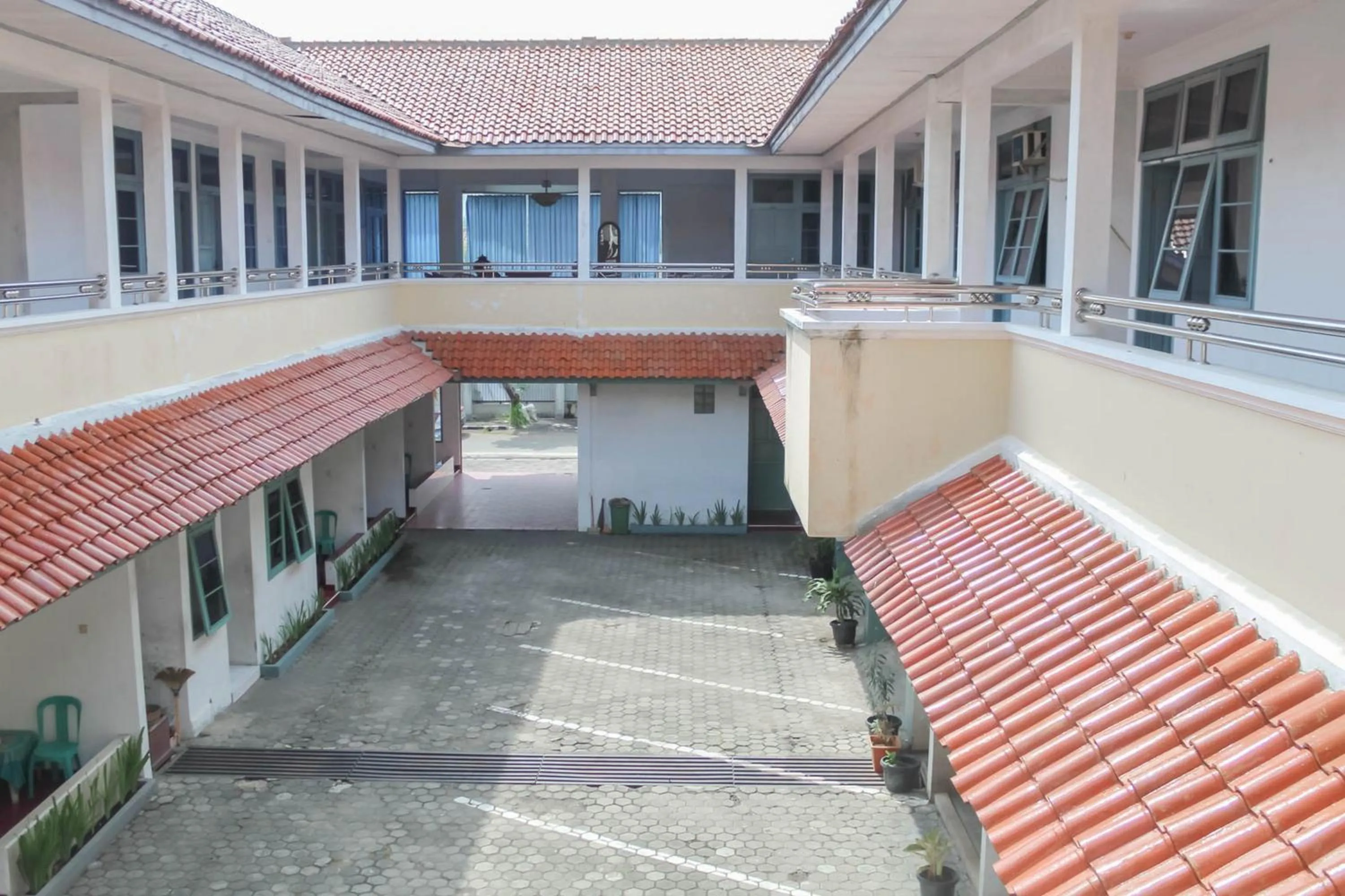 Property building in Hotel Rajawali Mitra RedDoorz