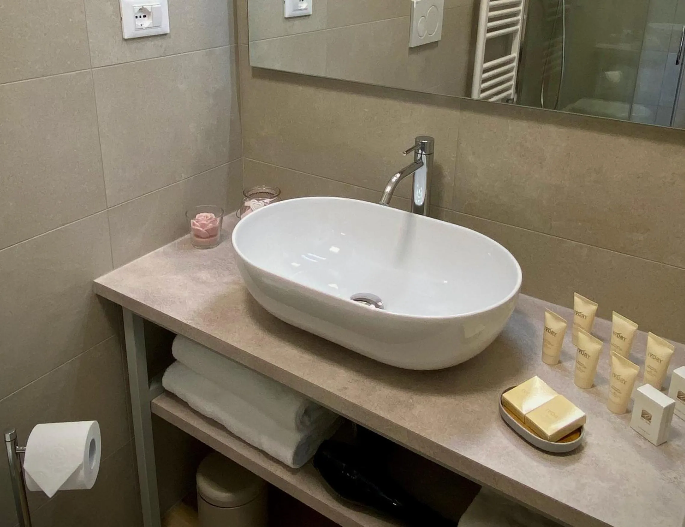 Bathroom in Five Flowers Guest House