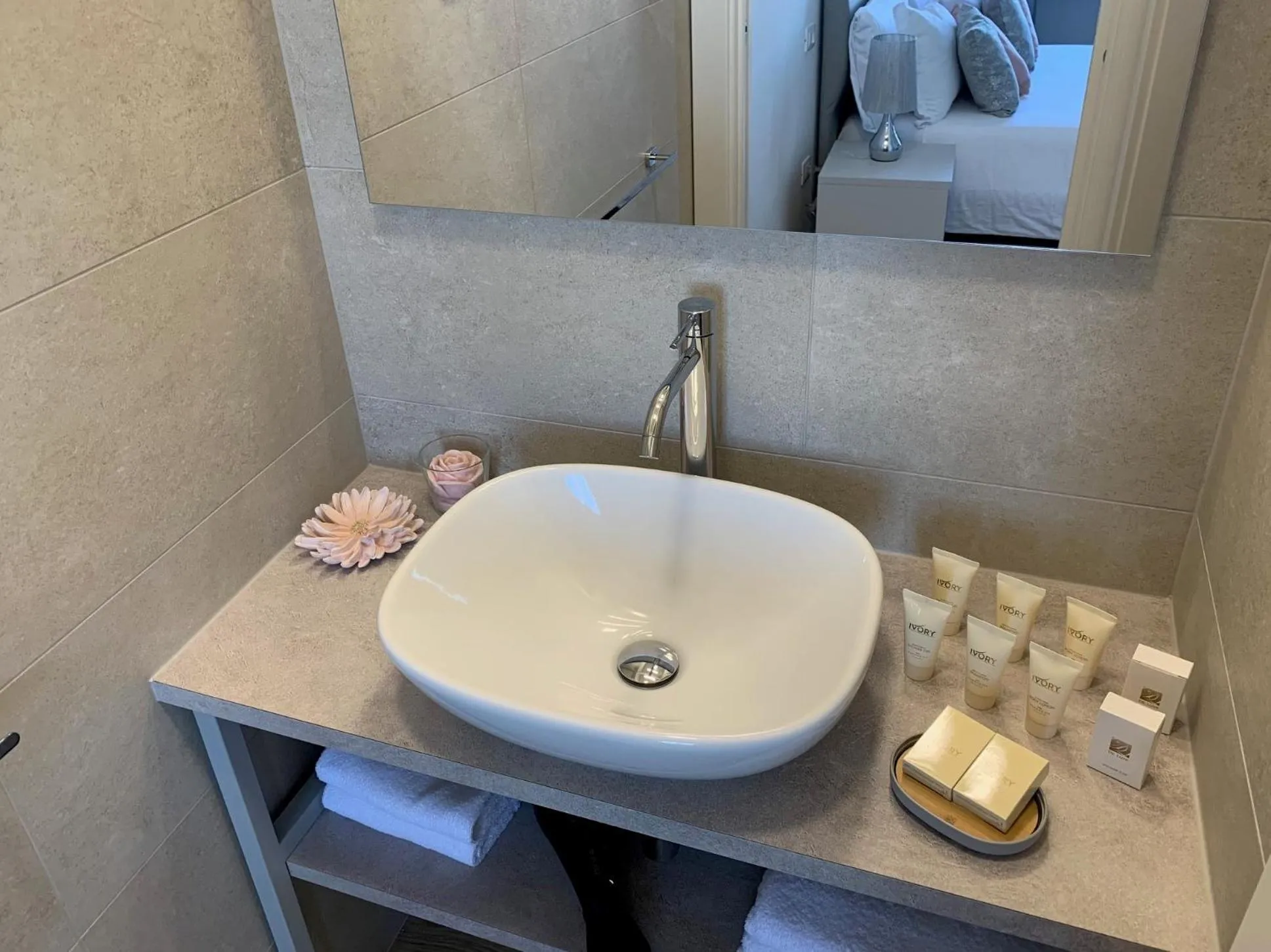 Bathroom in Five Flowers Guest House