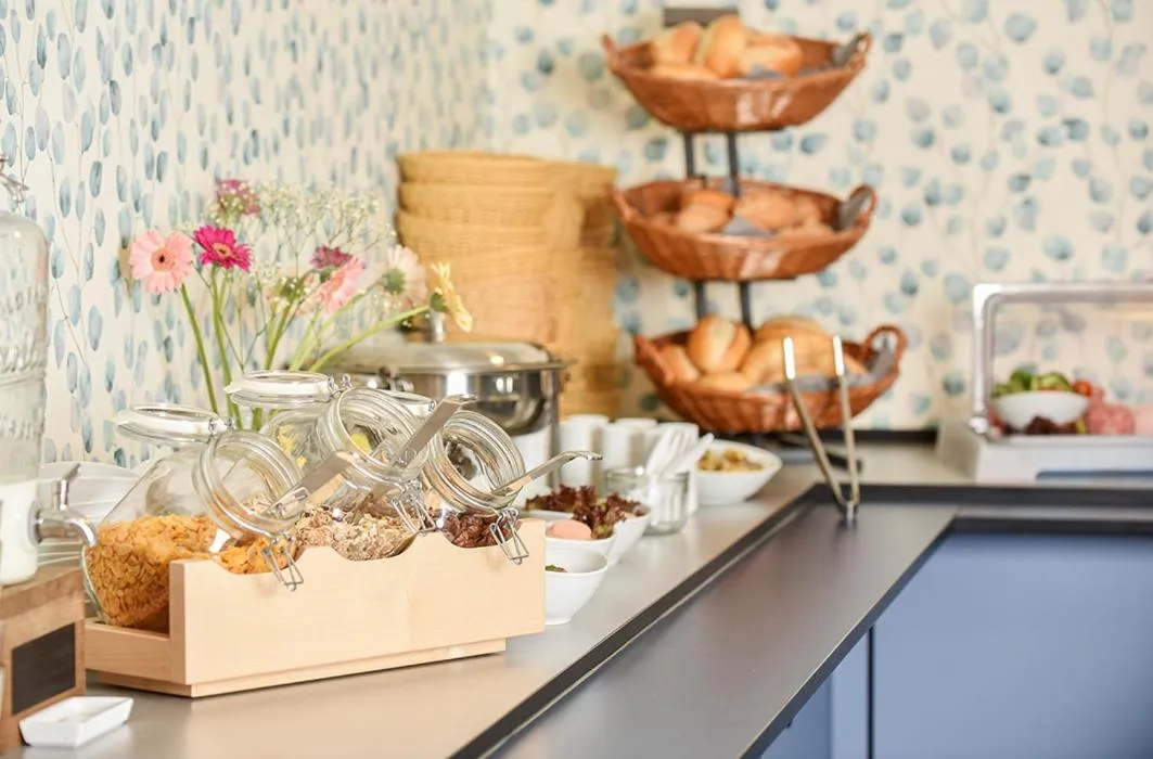 Restaurant/places to eat in PRIMA Inn HOTEL & HOF NEURUPPIN - digitales & rezeptionsloses Motel