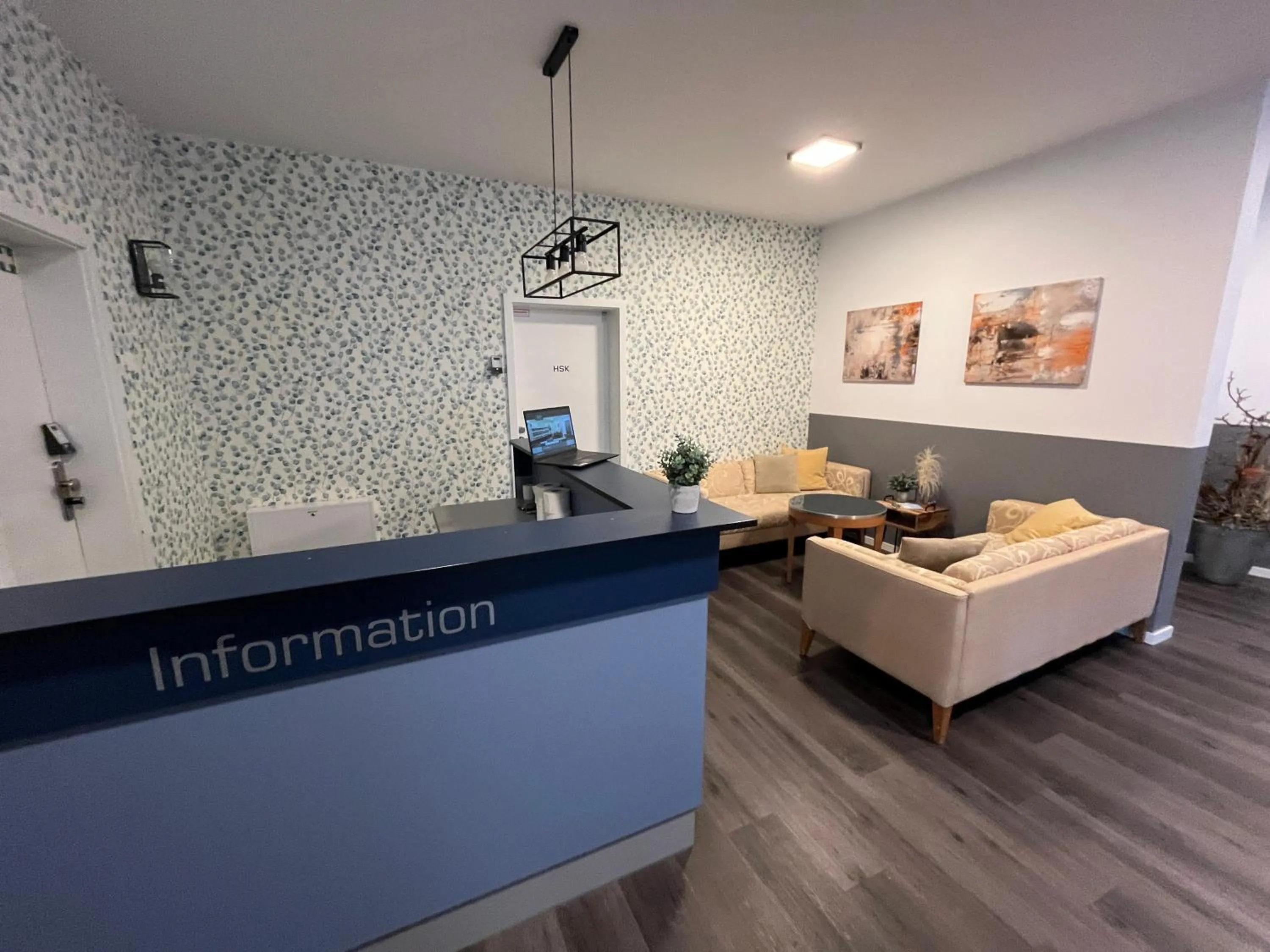 PRIMA Inn HOTEL & HOF NEURUPPIN - digitales & rezeptionsloses Motel