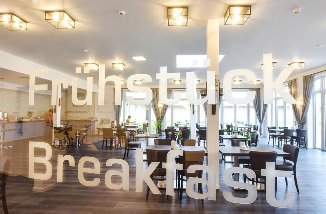 Restaurant/places to eat in PRIMA Inn HOTEL & HOF NEURUPPIN - digitales & rezeptionsloses Motel