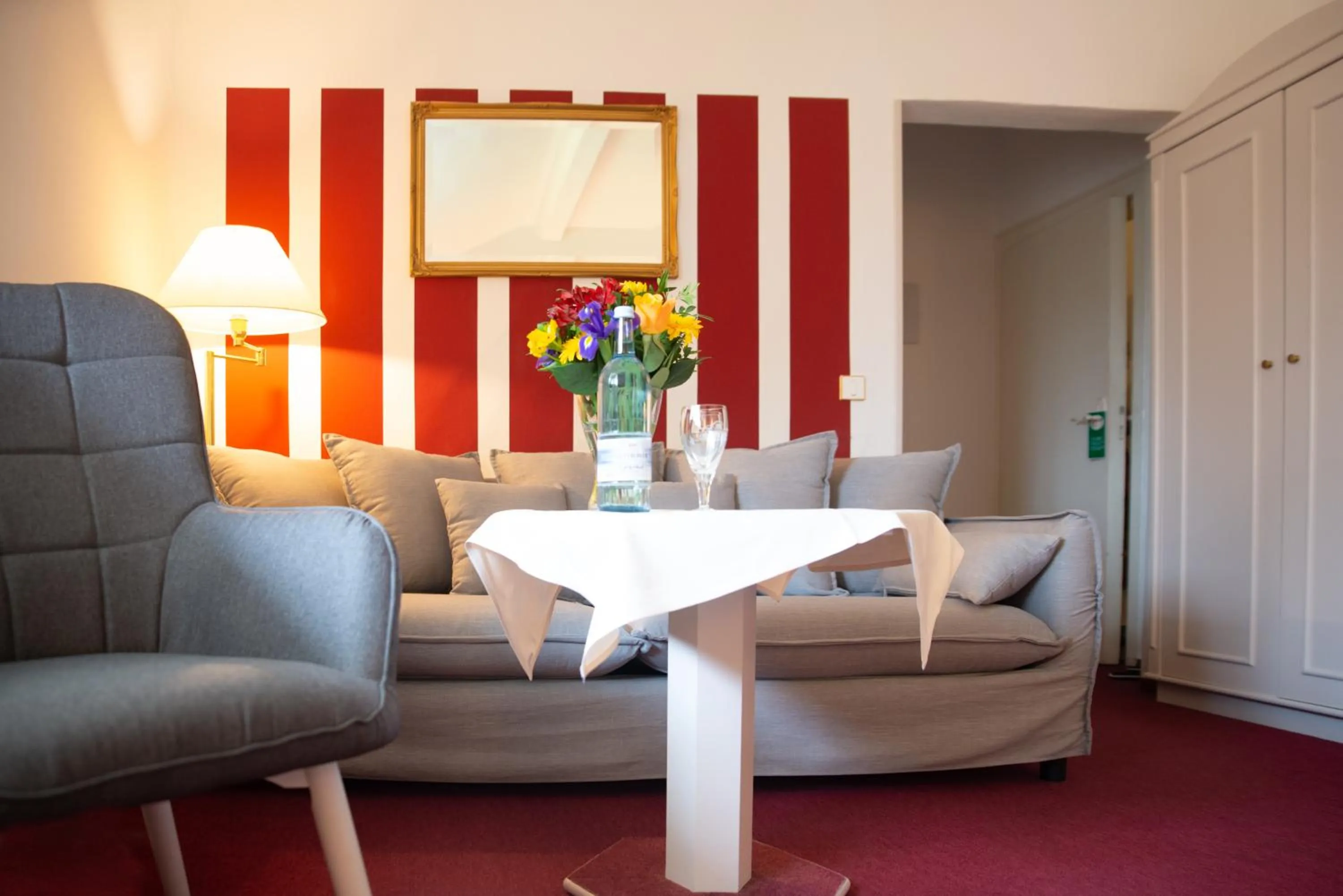 Photo of the whole room in Meeressterne Hotel Weißes Schloß