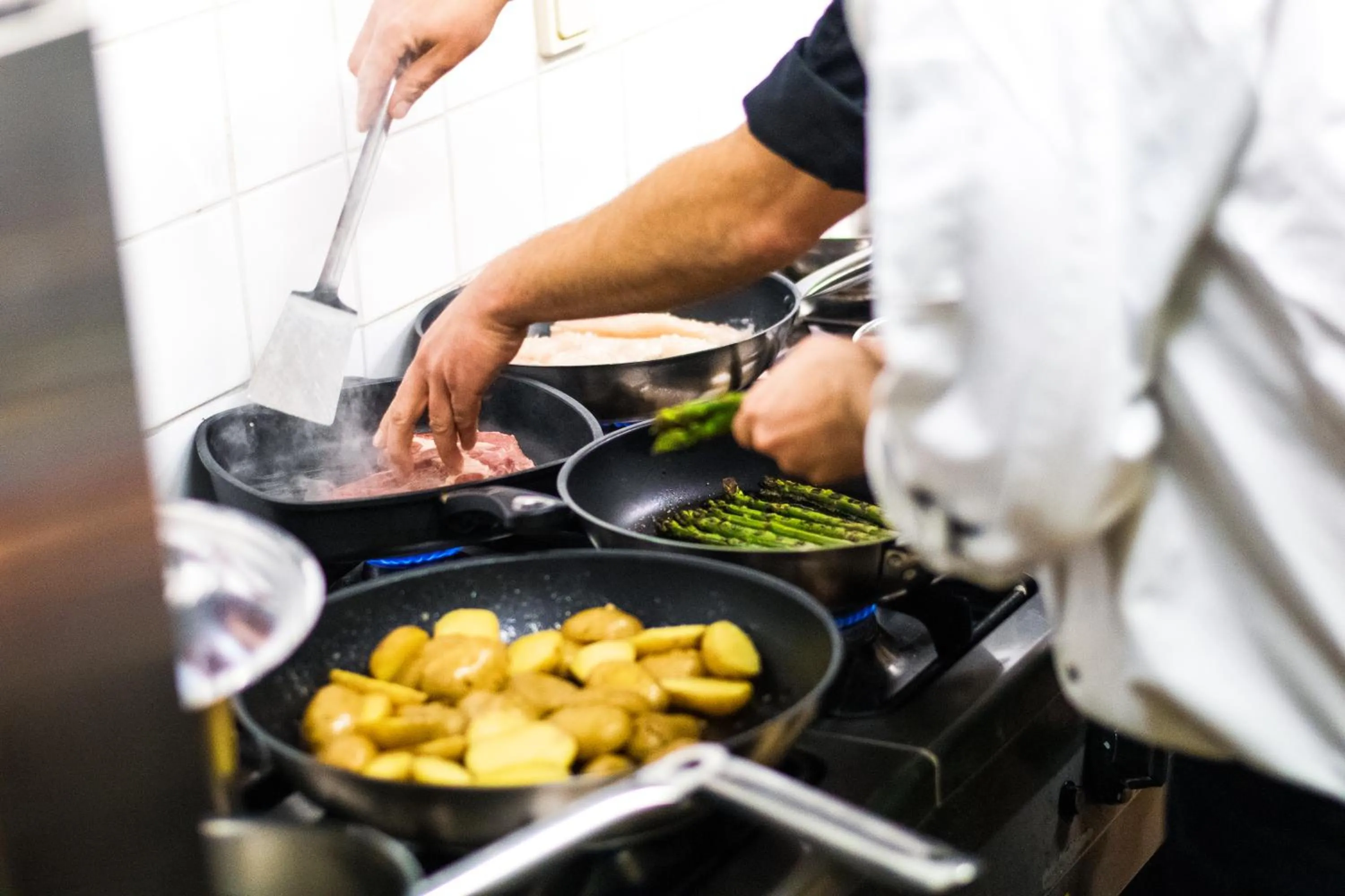 Restaurant/places to eat in Meeressterne Hotel Weißes Schloß