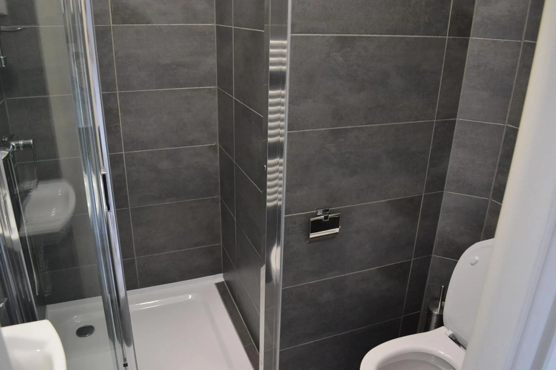 Shower in Főnix Design Rooms