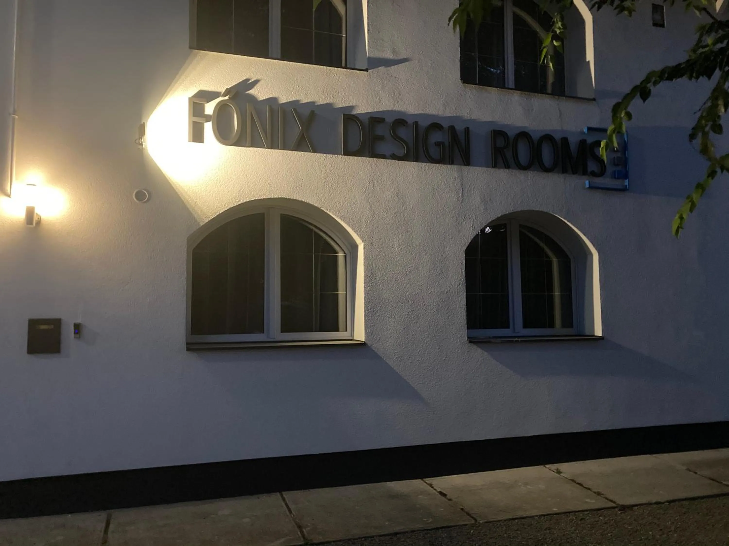 Facade/entrance in Főnix Design Rooms