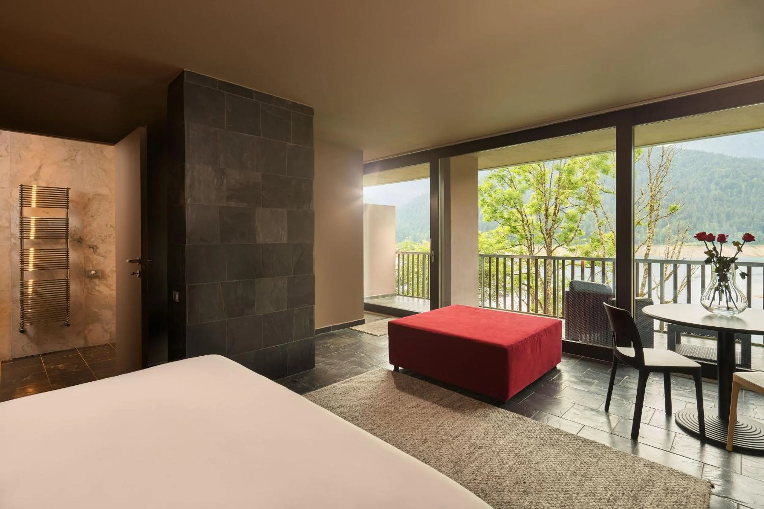 Bed in NS SUITE SAURIS