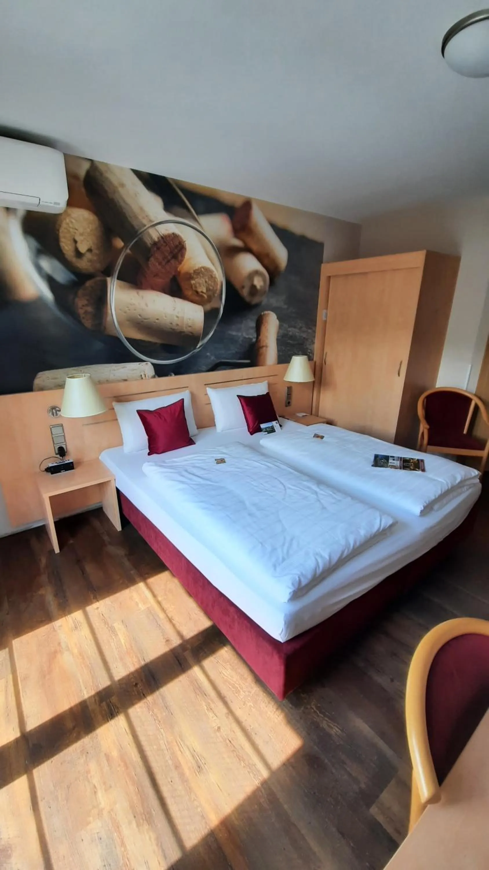 Photo of the whole room, Bed in Hotel Halfenstube & Villa Spa 1894