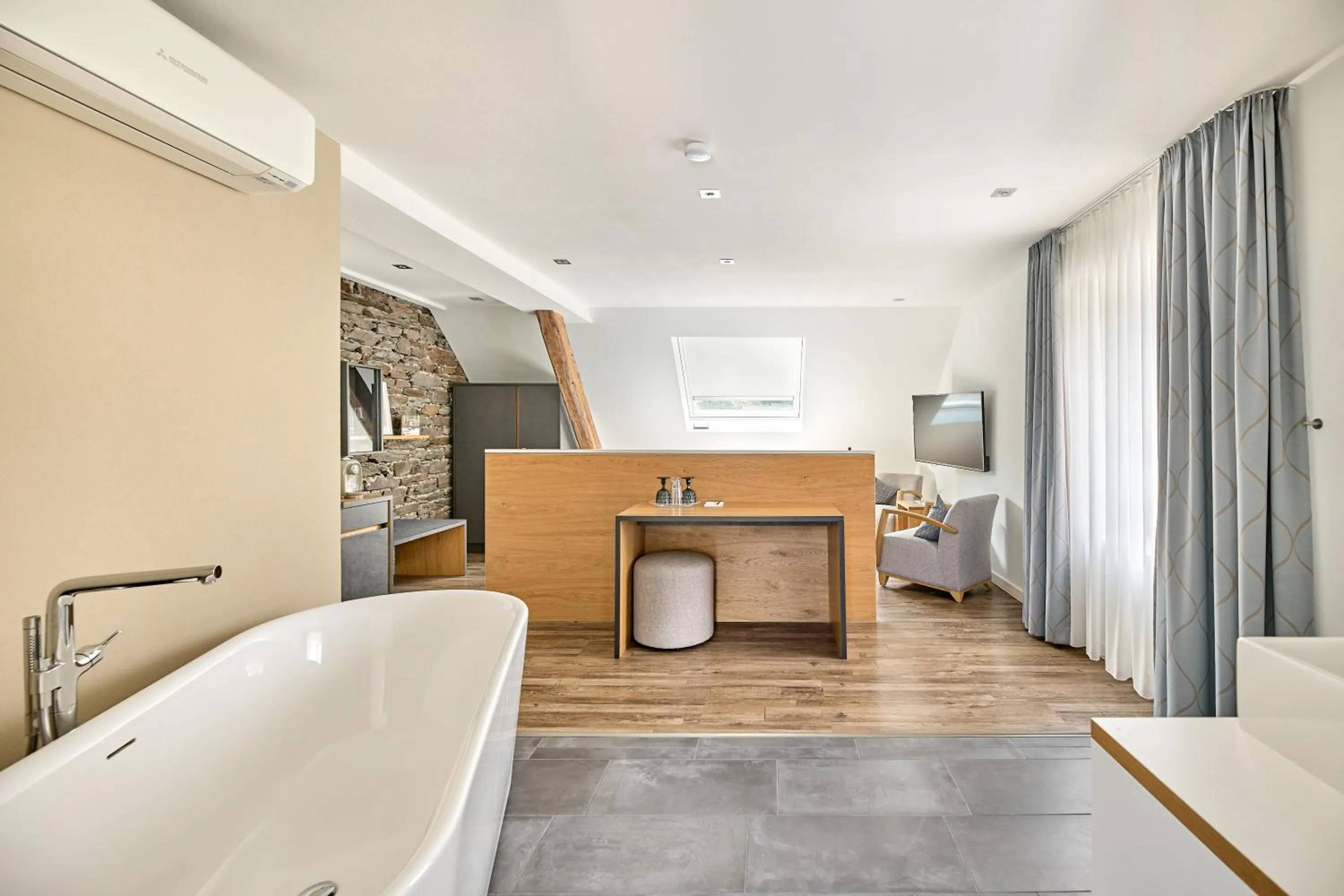 Photo of the whole room, Bed in Hotel Halfenstube & Villa Spa 1894