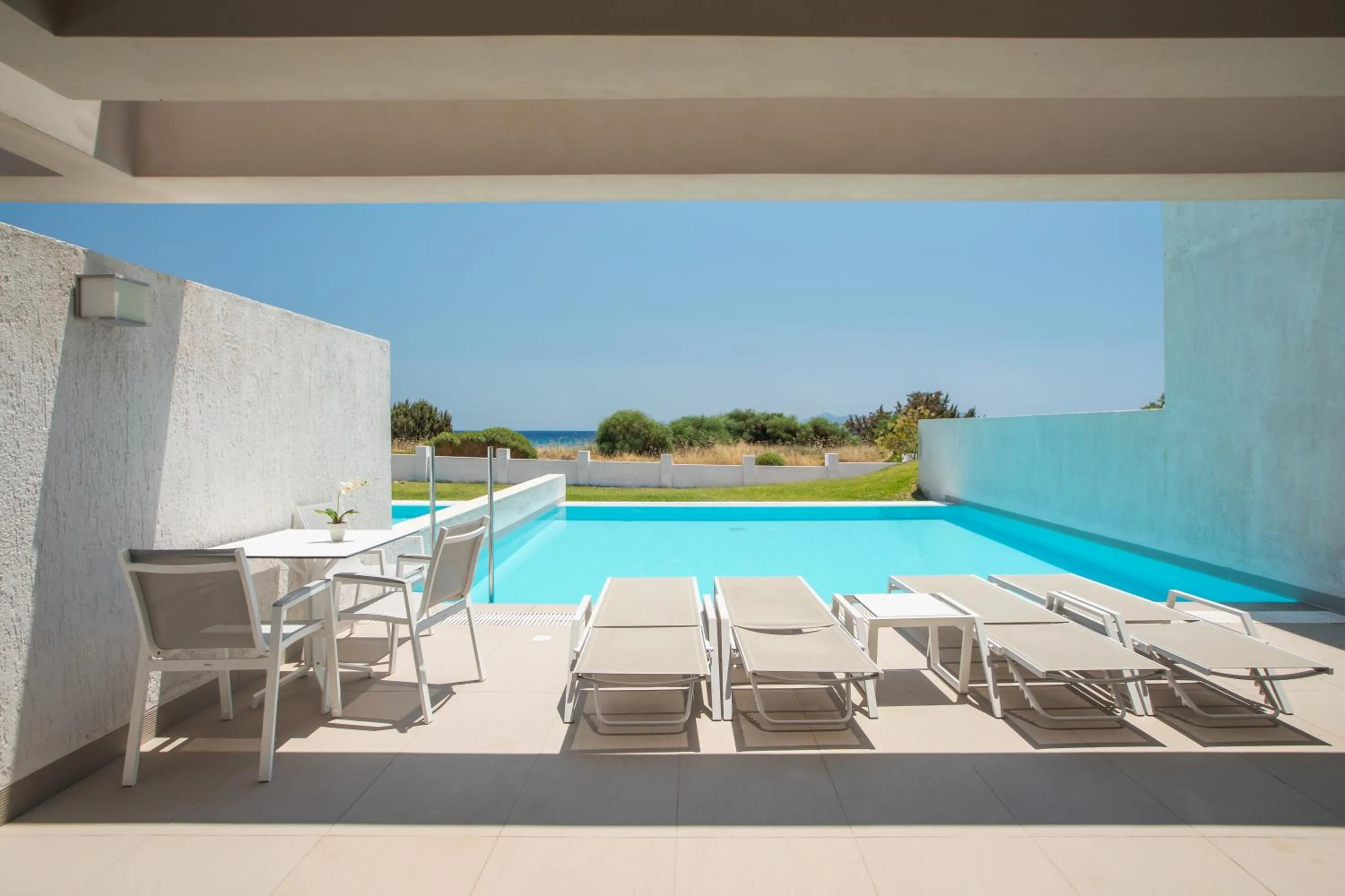 Patio in Porto Bello Royal