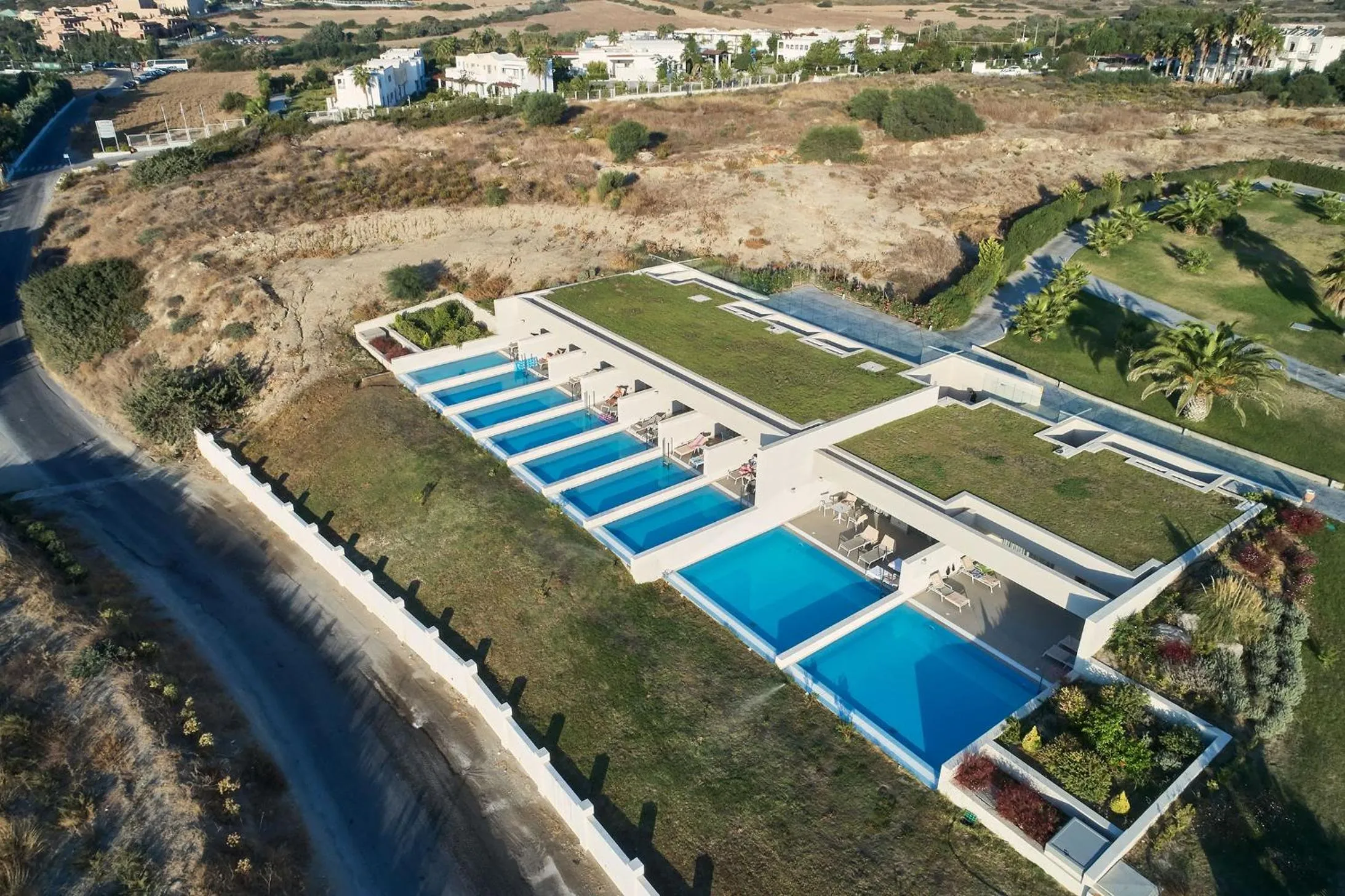 Property building in Porto Bello Royal