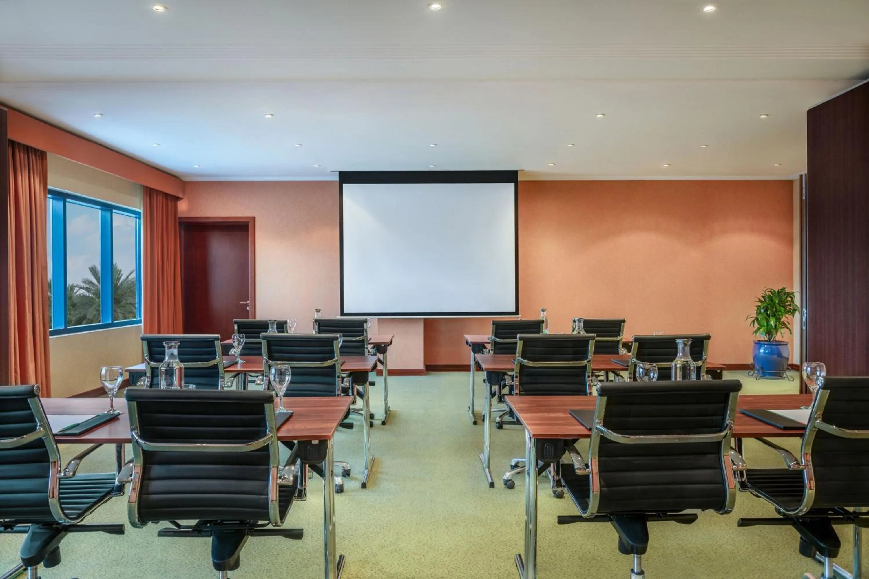 Meeting/conference room in Le Meridien Al Aqah Beach Resort