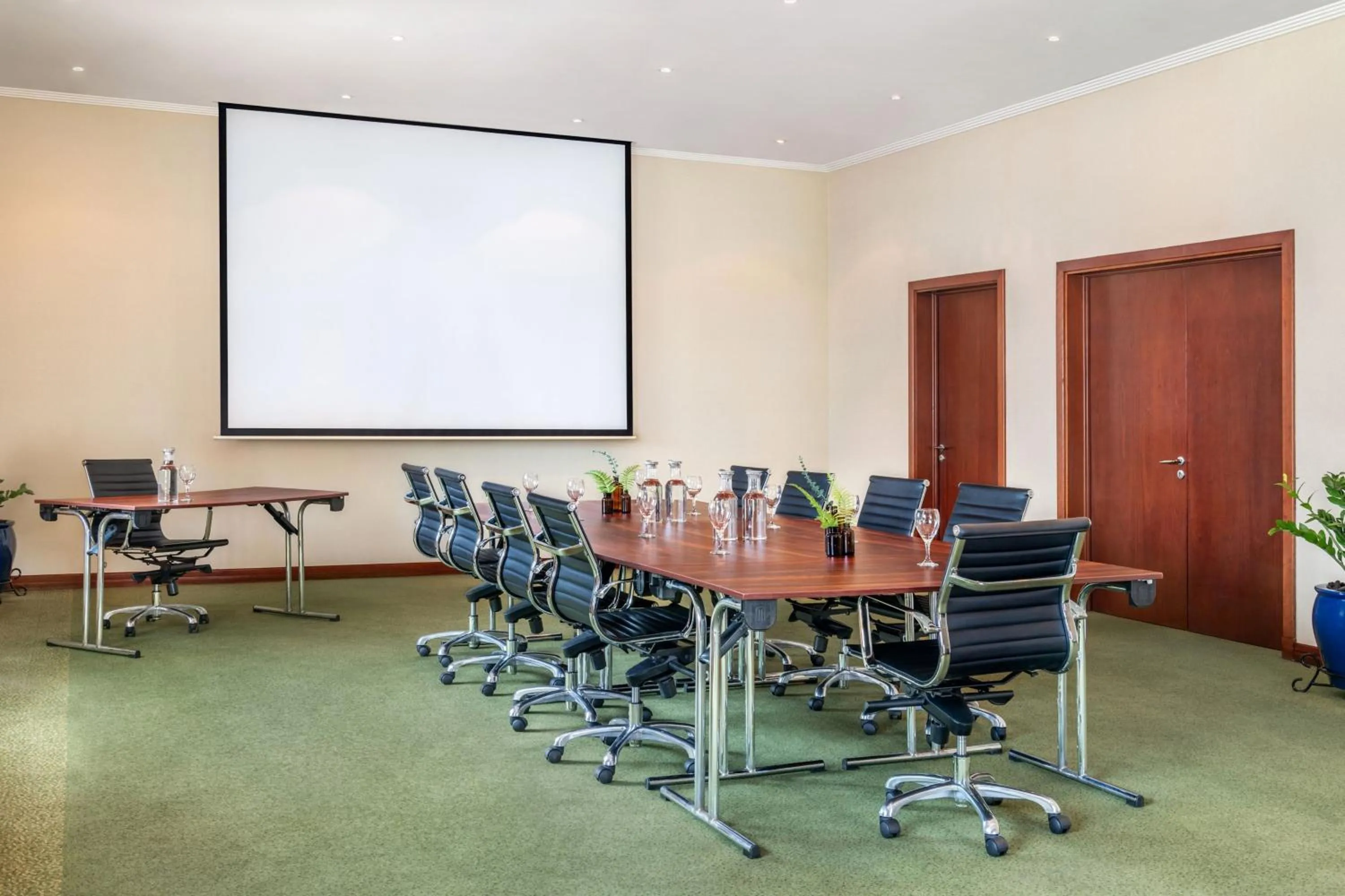 Meeting/conference room in Le Meridien Al Aqah Beach Resort