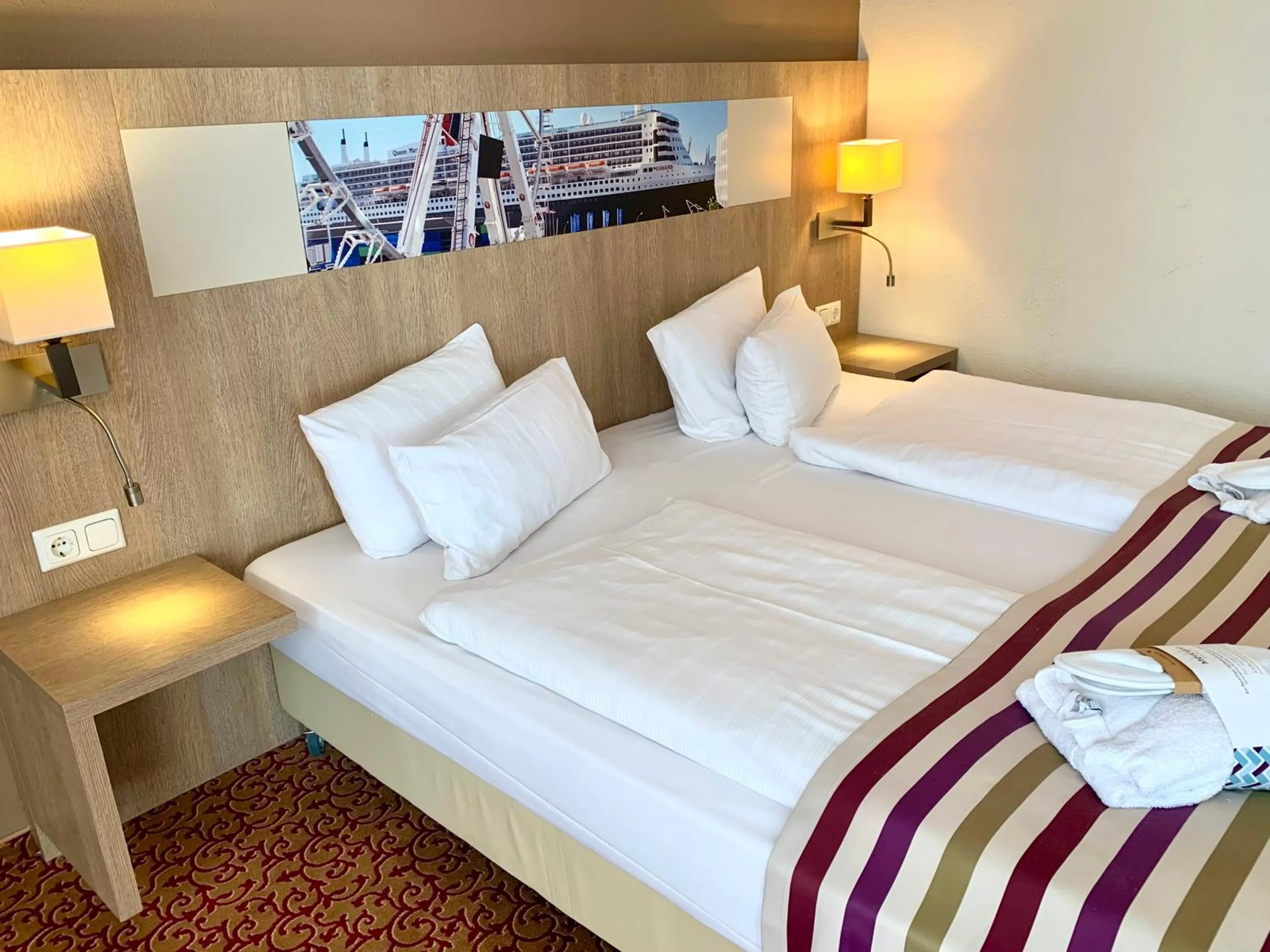 Bed in Mercure Hotel Hamburg am Volkspark