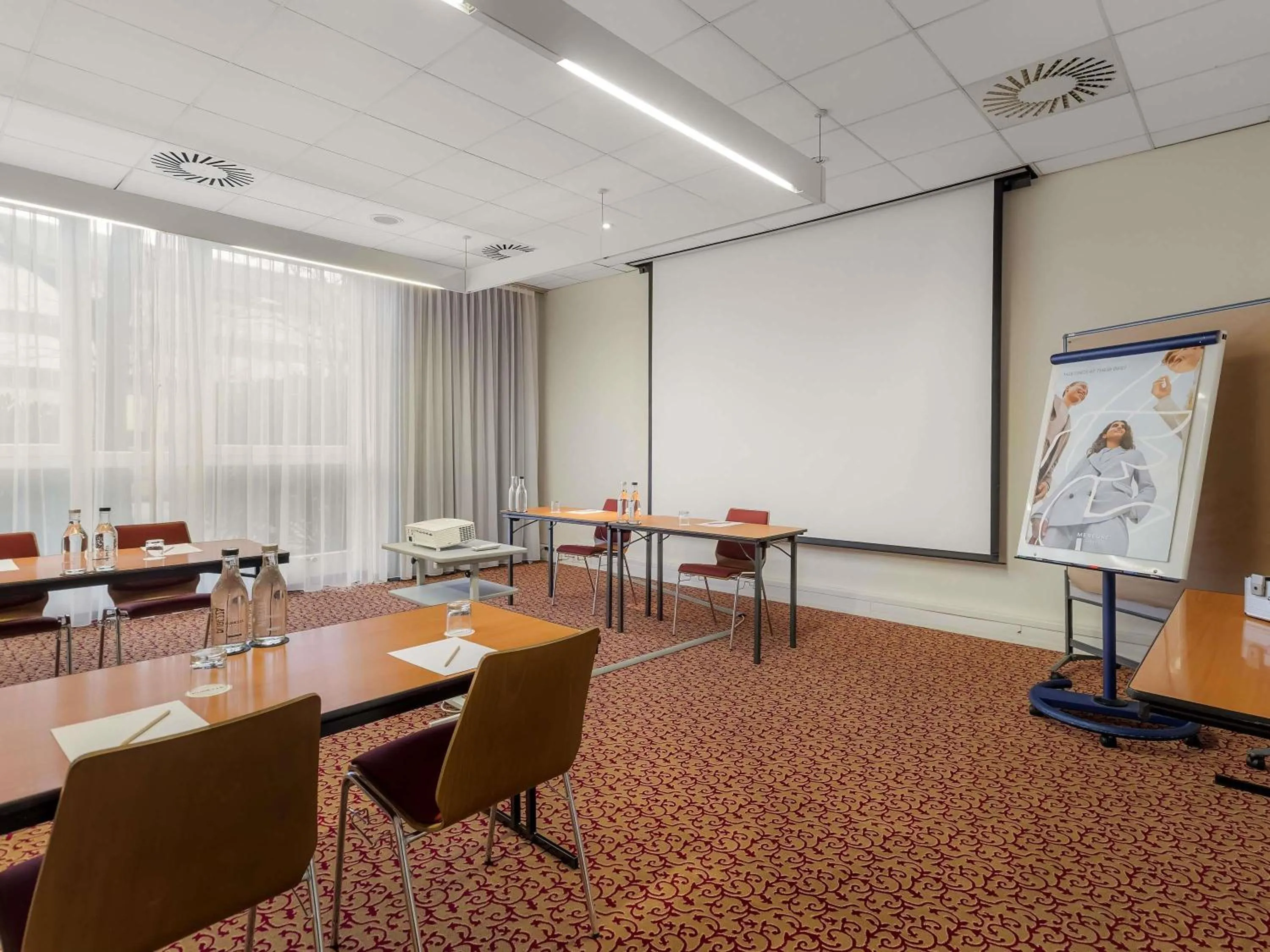 Meeting/conference room in Mercure Hotel Hamburg am Volkspark