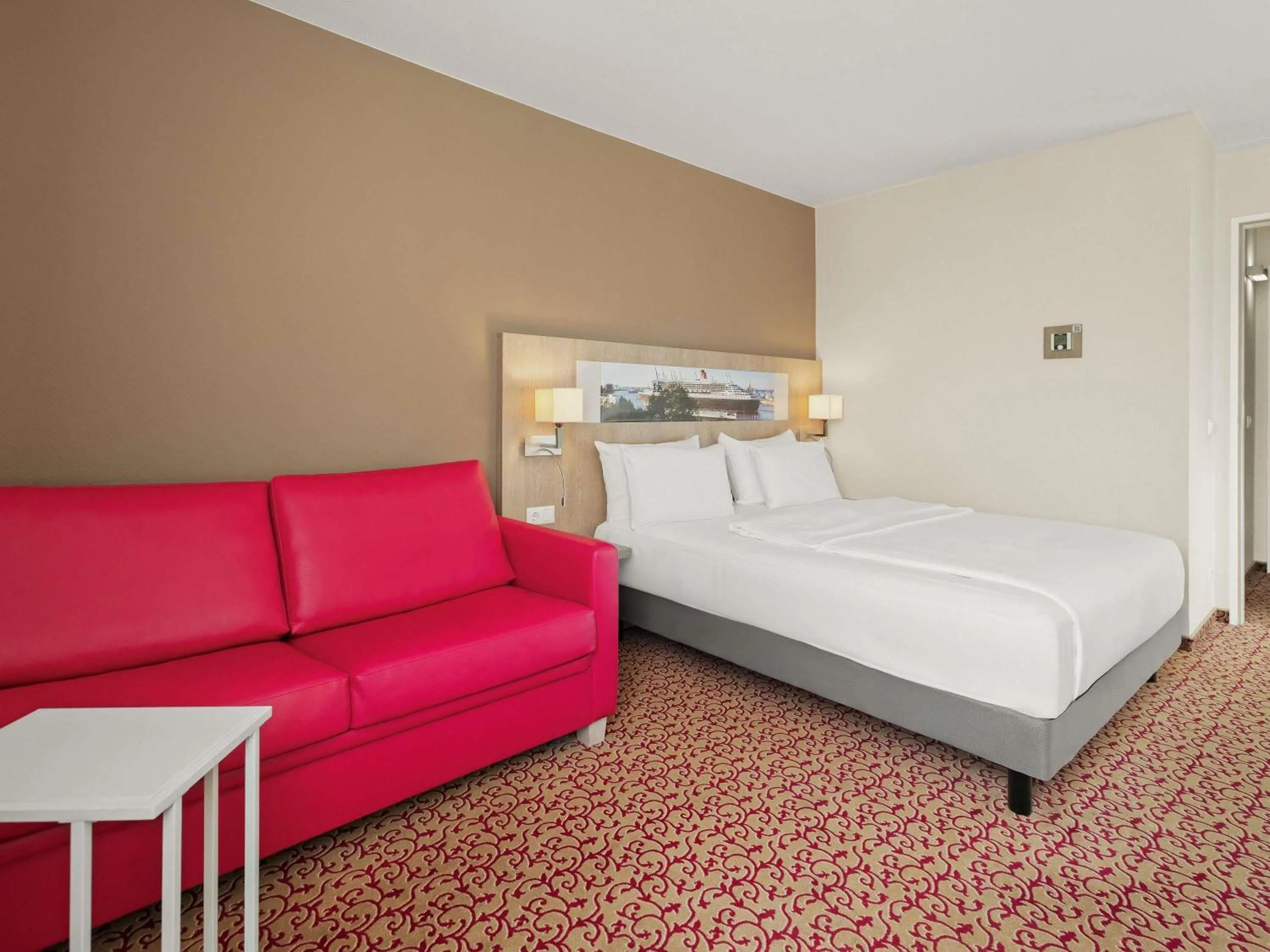 Bedroom, Bed in Mercure Hotel Hamburg am Volkspark