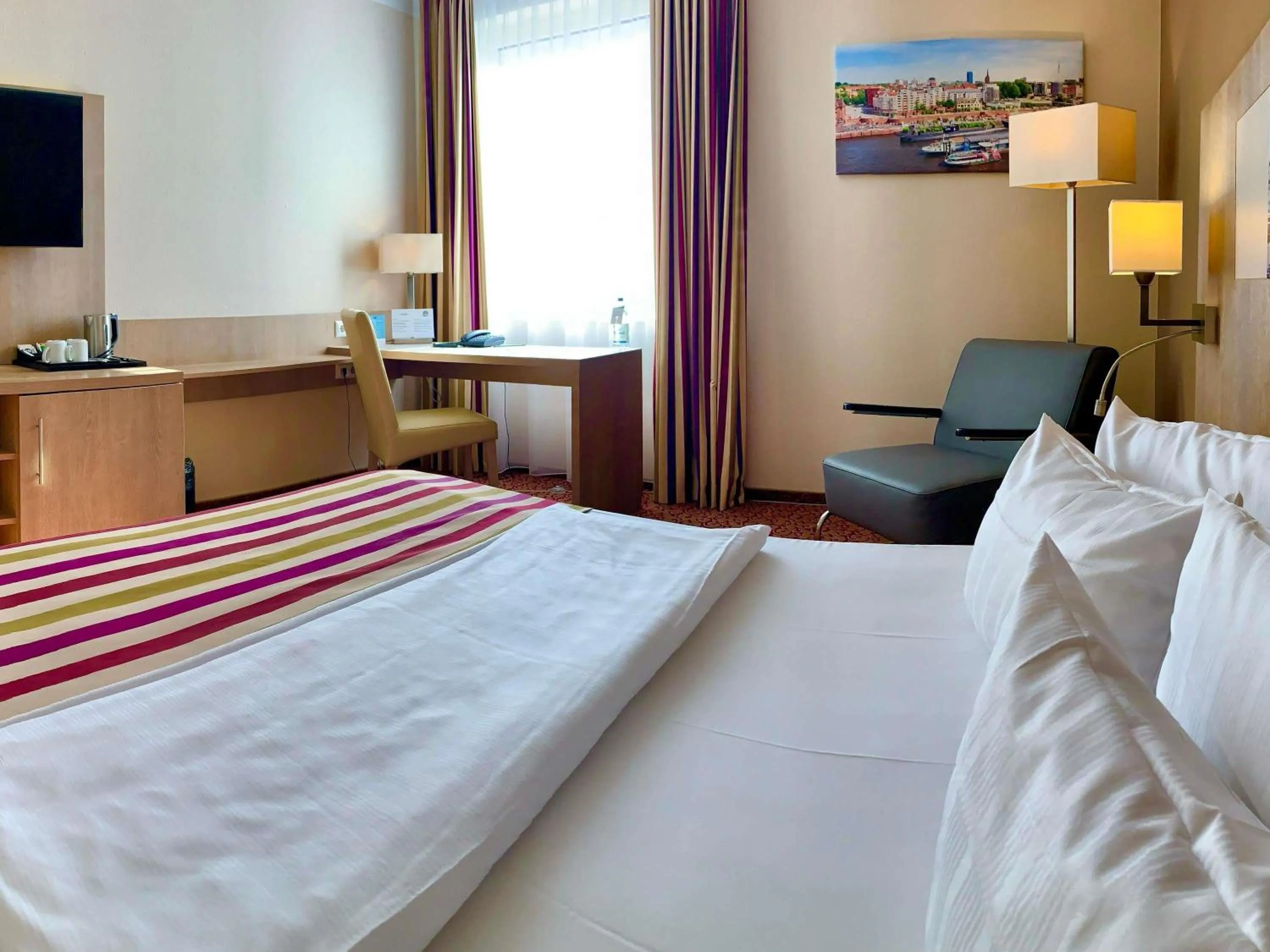 Bedroom, Bed in Mercure Hotel Hamburg am Volkspark