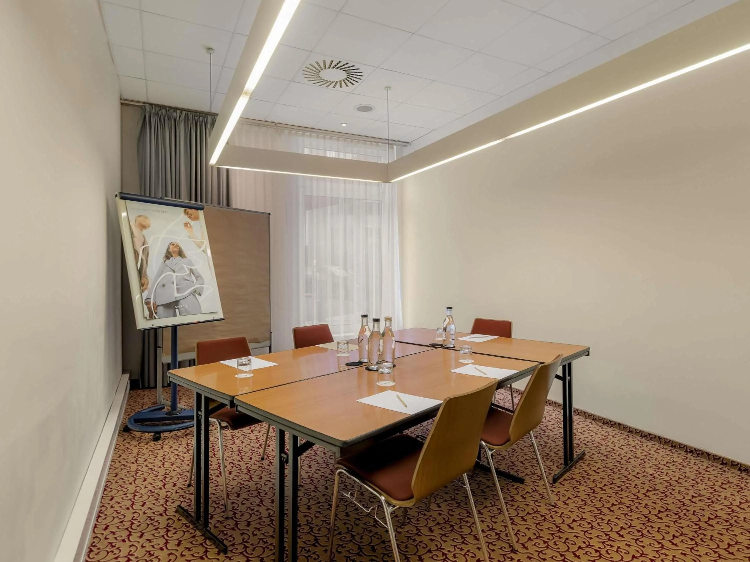 Meeting/conference room in Mercure Hotel Hamburg am Volkspark