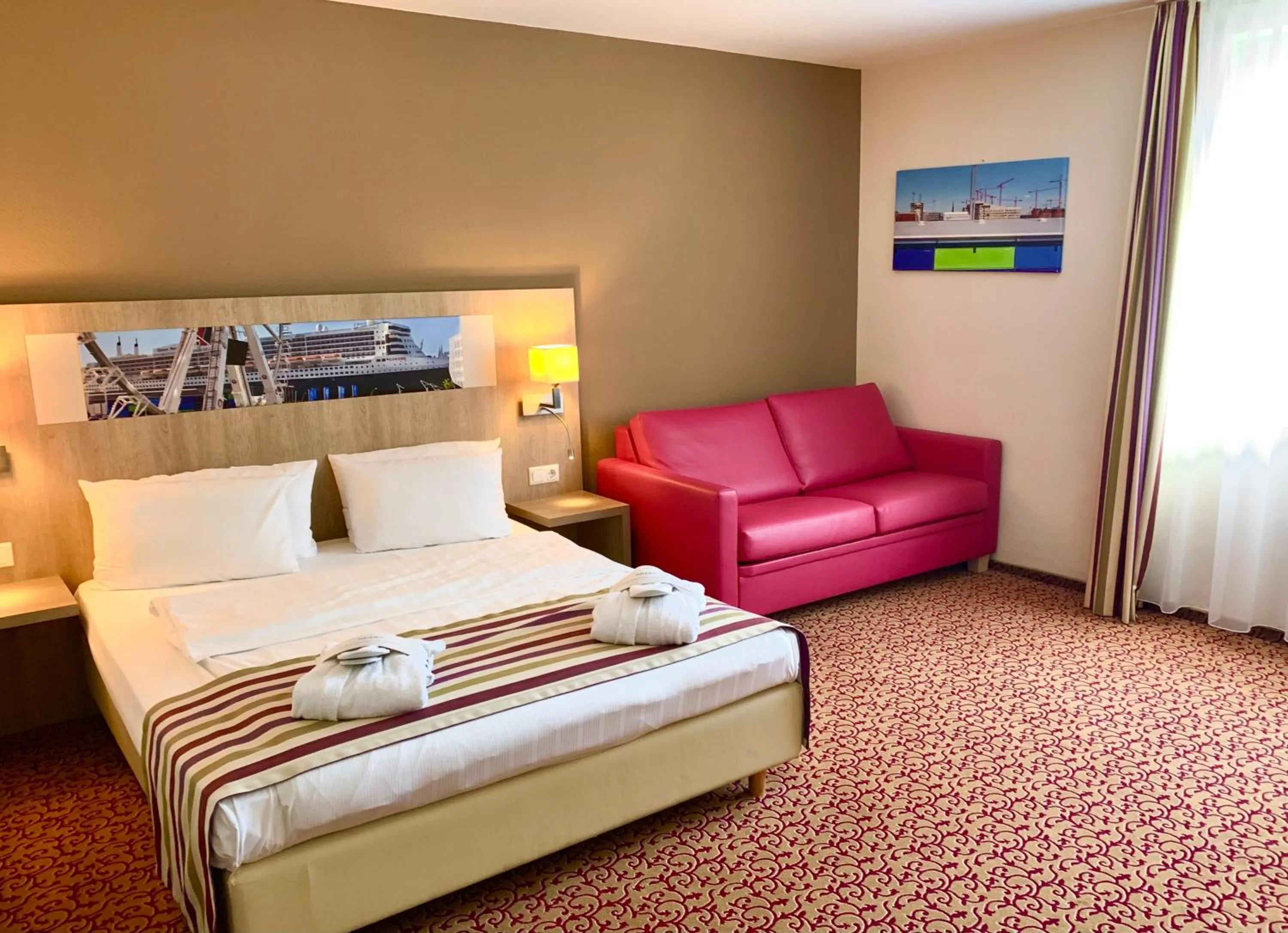 Bed in Mercure Hotel Hamburg am Volkspark