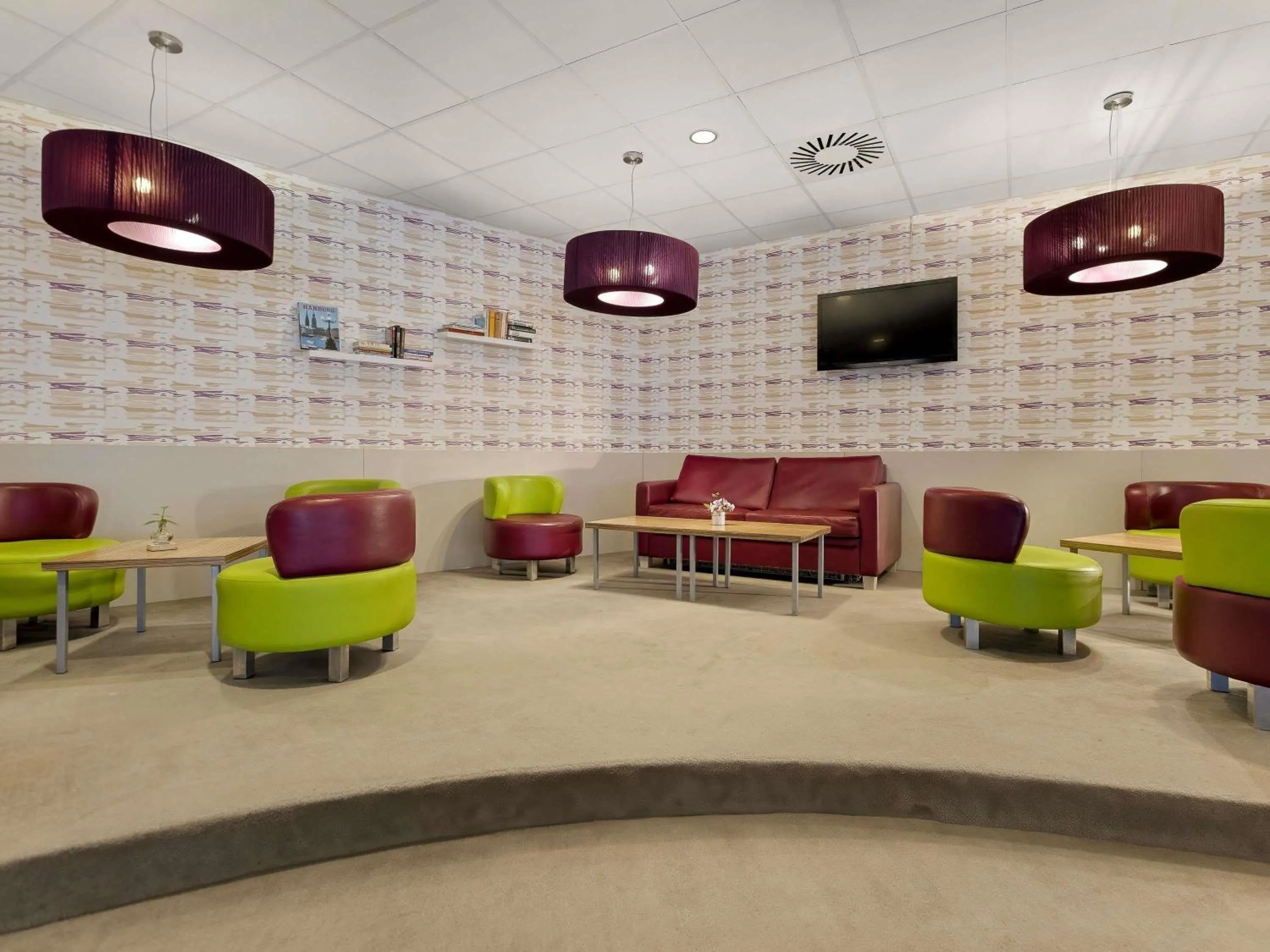 Lobby or reception in Mercure Hotel Hamburg am Volkspark