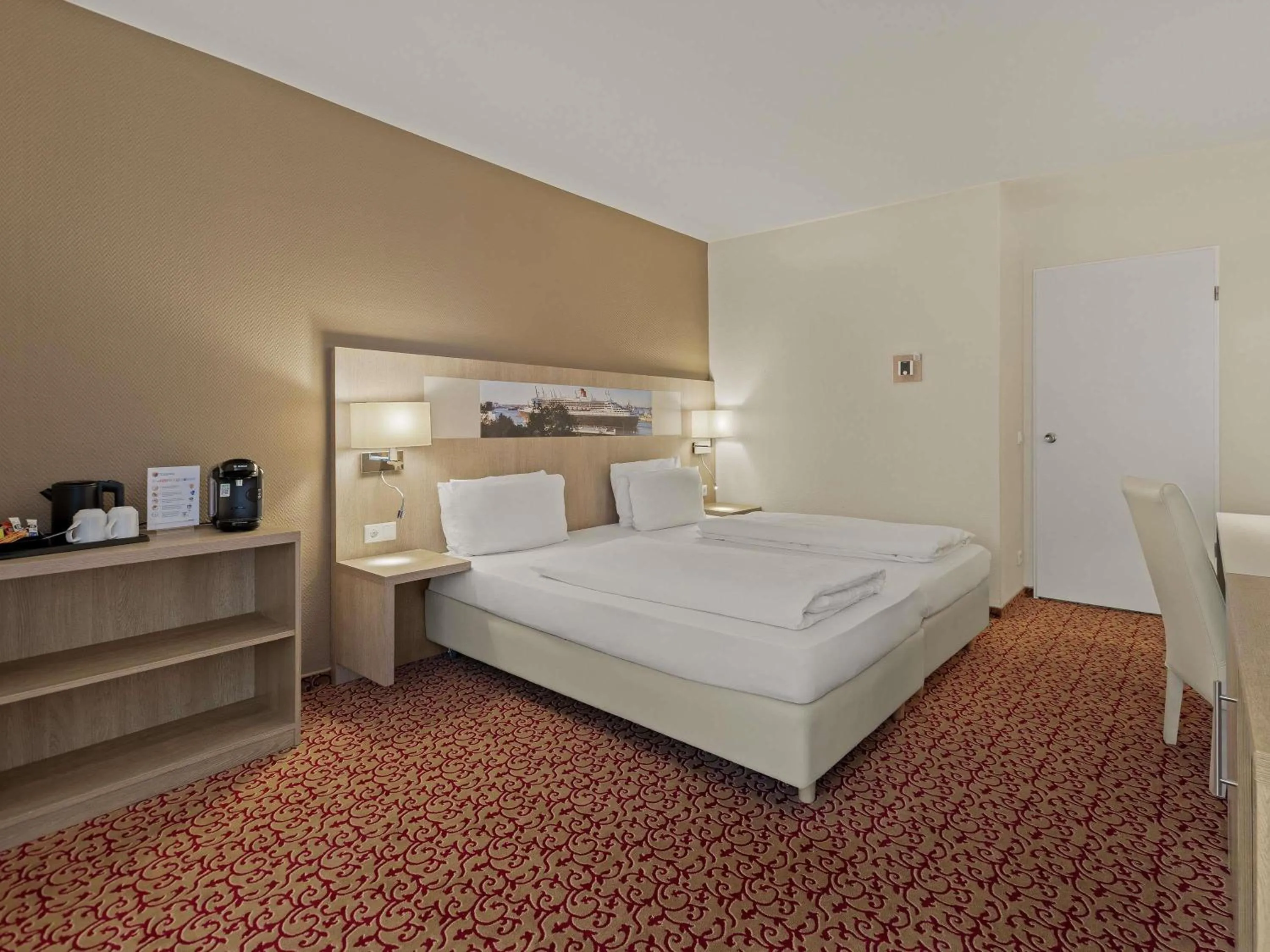 Bedroom, Bed in Mercure Hotel Hamburg am Volkspark