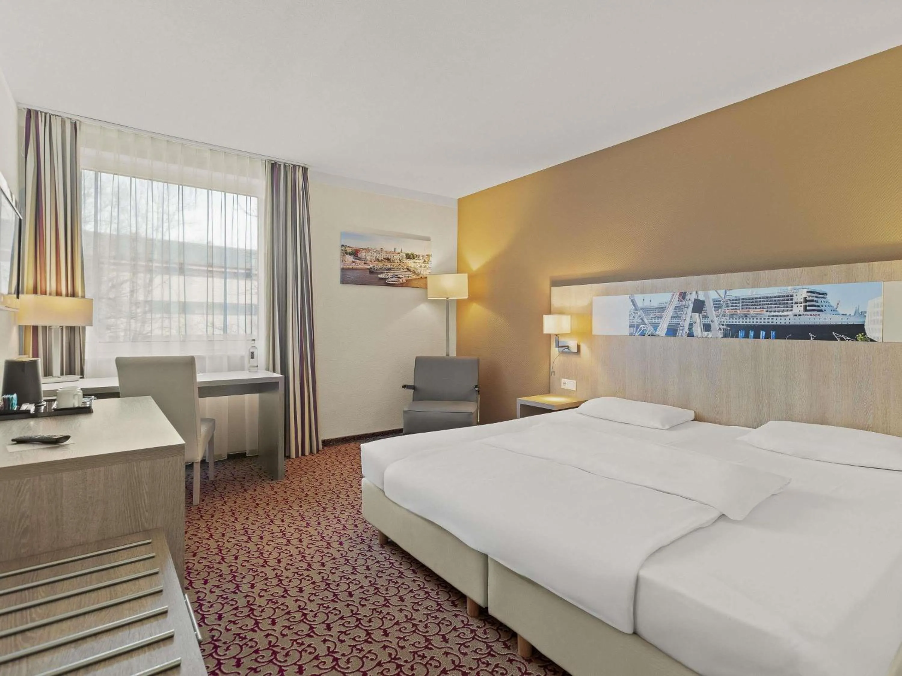 Photo of the whole room, Bed in Mercure Hotel Hamburg am Volkspark